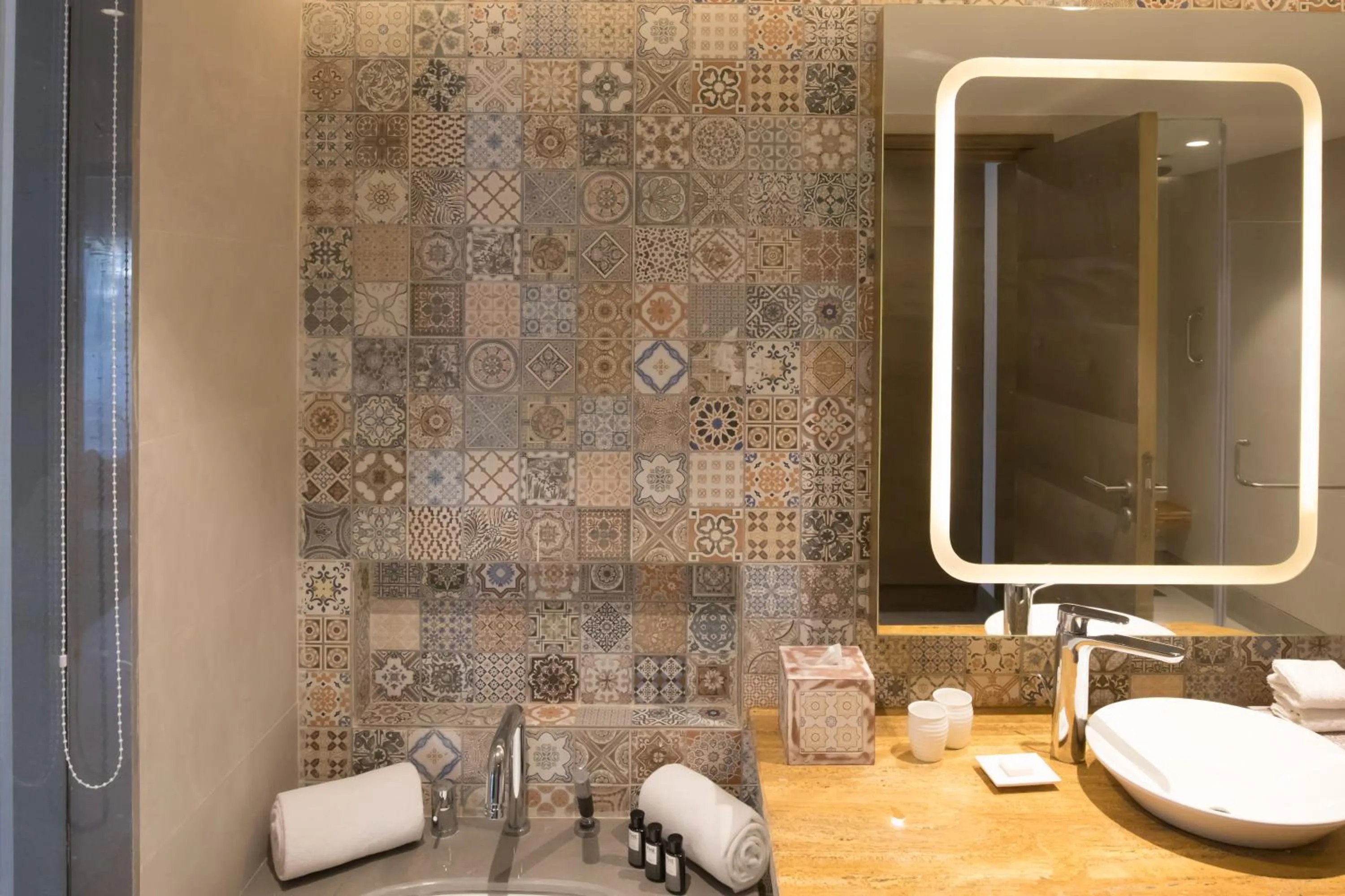 Shower in The Park Baga River Goa - Adults only Property