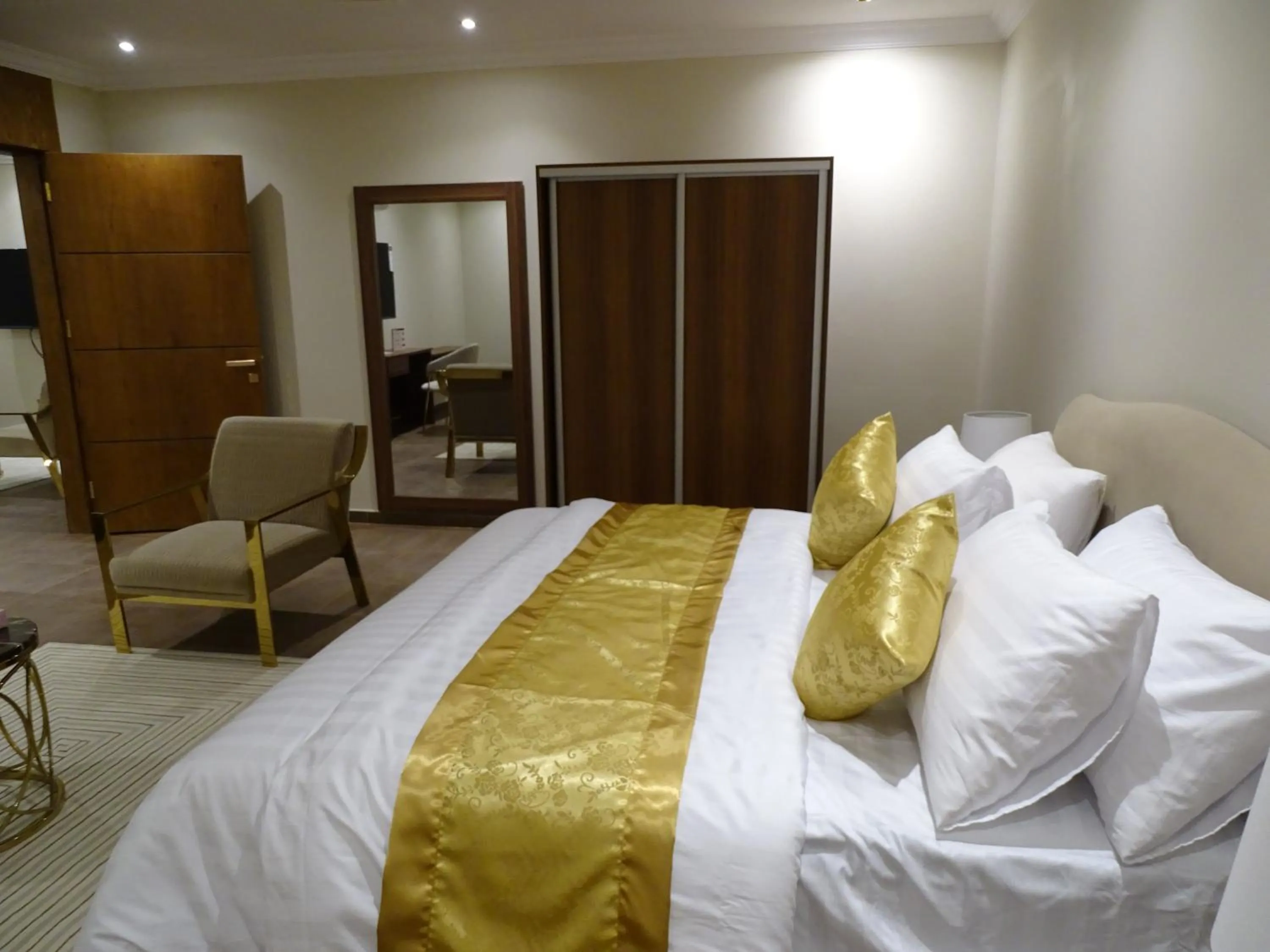 Bed in Comfort Inn Al Taawon - Family Only