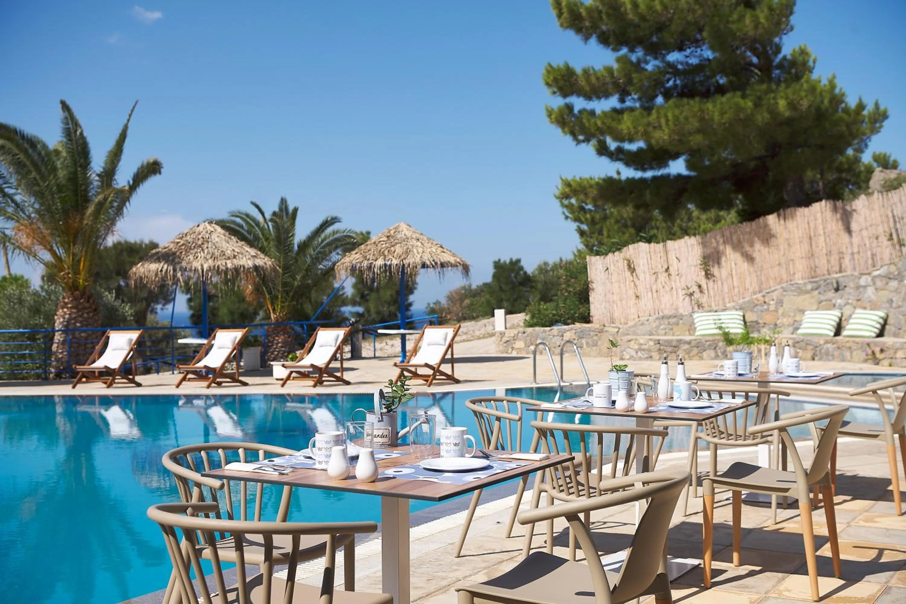 Restaurant/places to eat in Nakou Village