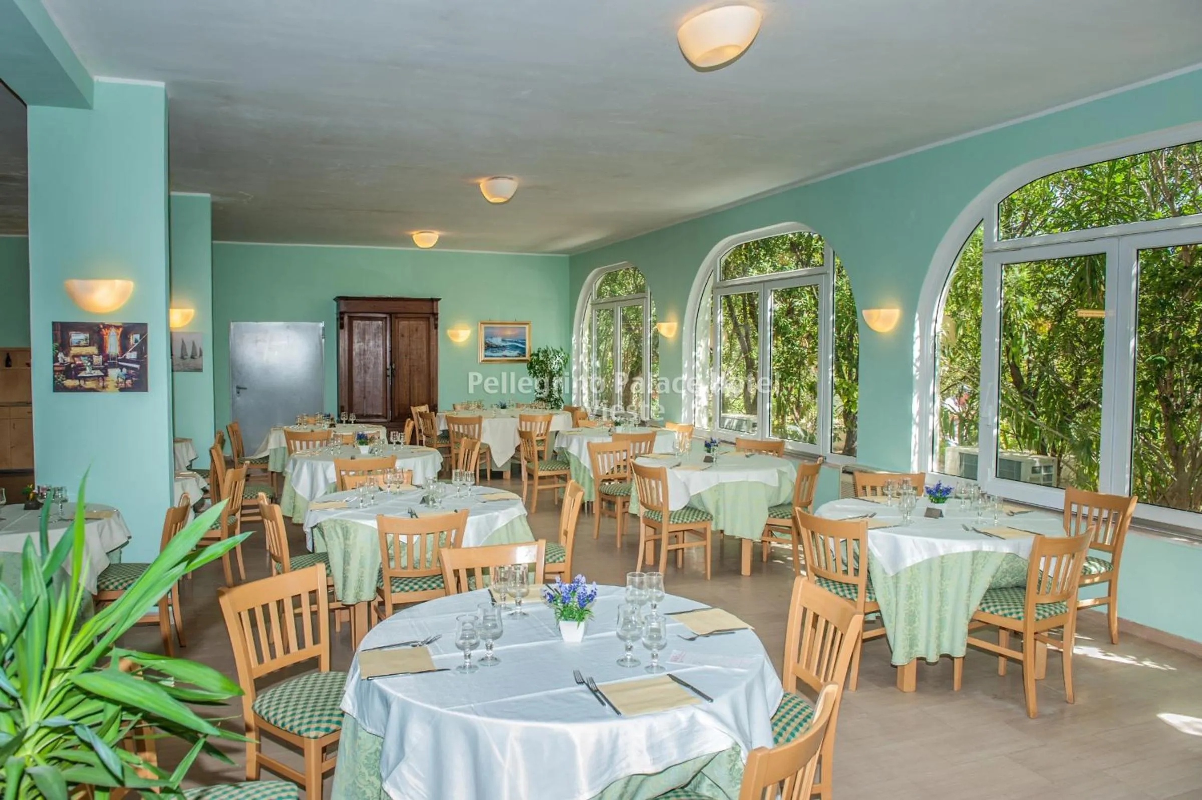 Restaurant/places to eat in Pellegrino Palace Hotel