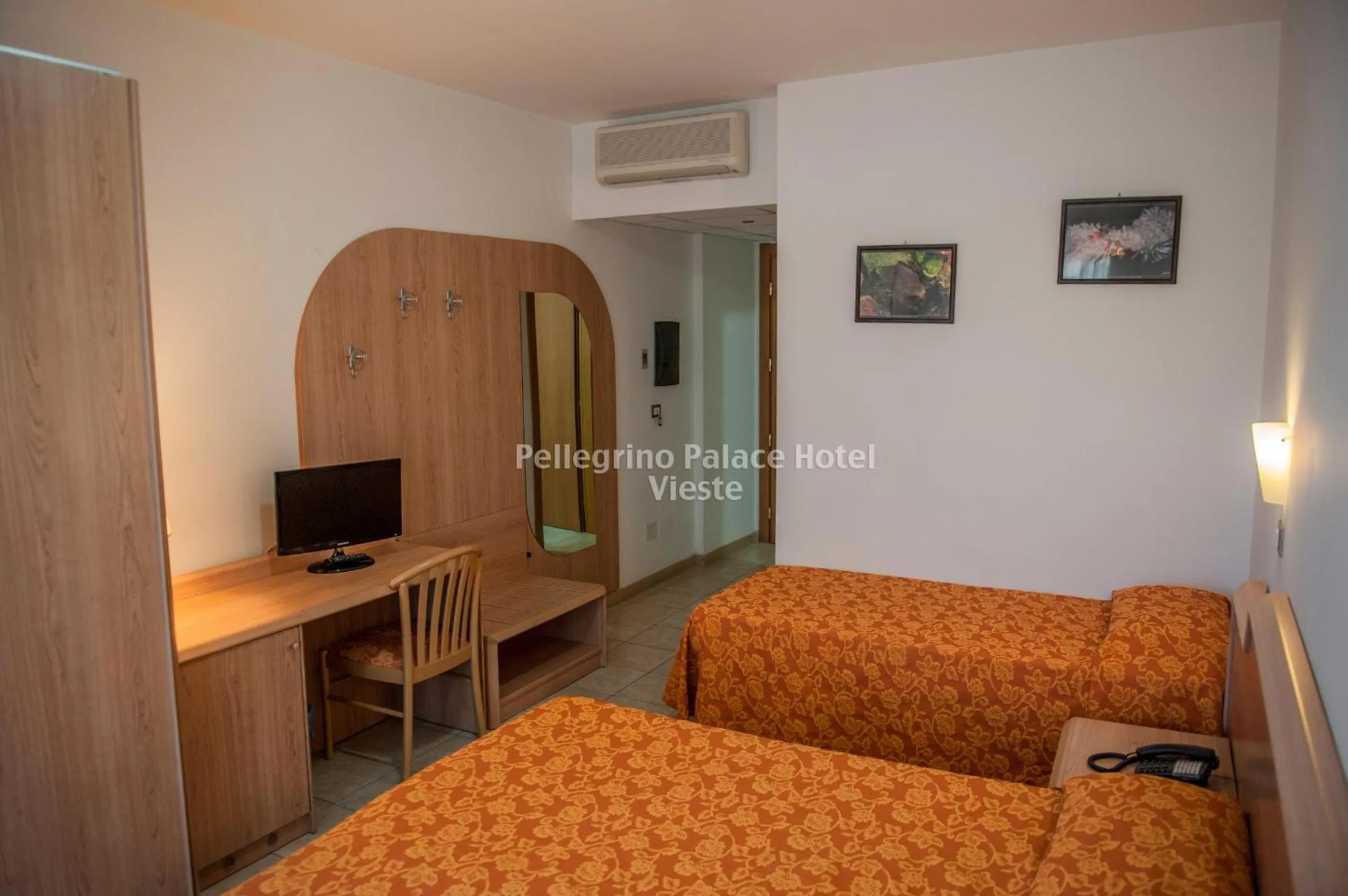 Bedroom in Pellegrino Palace Hotel