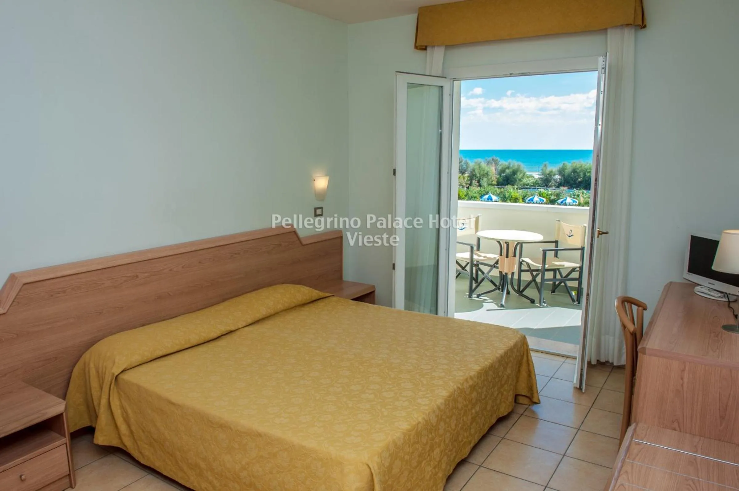 Bedroom in Pellegrino Palace Hotel