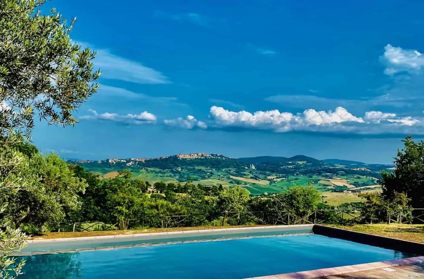 Swimming pool in LaChiusa Tuscany