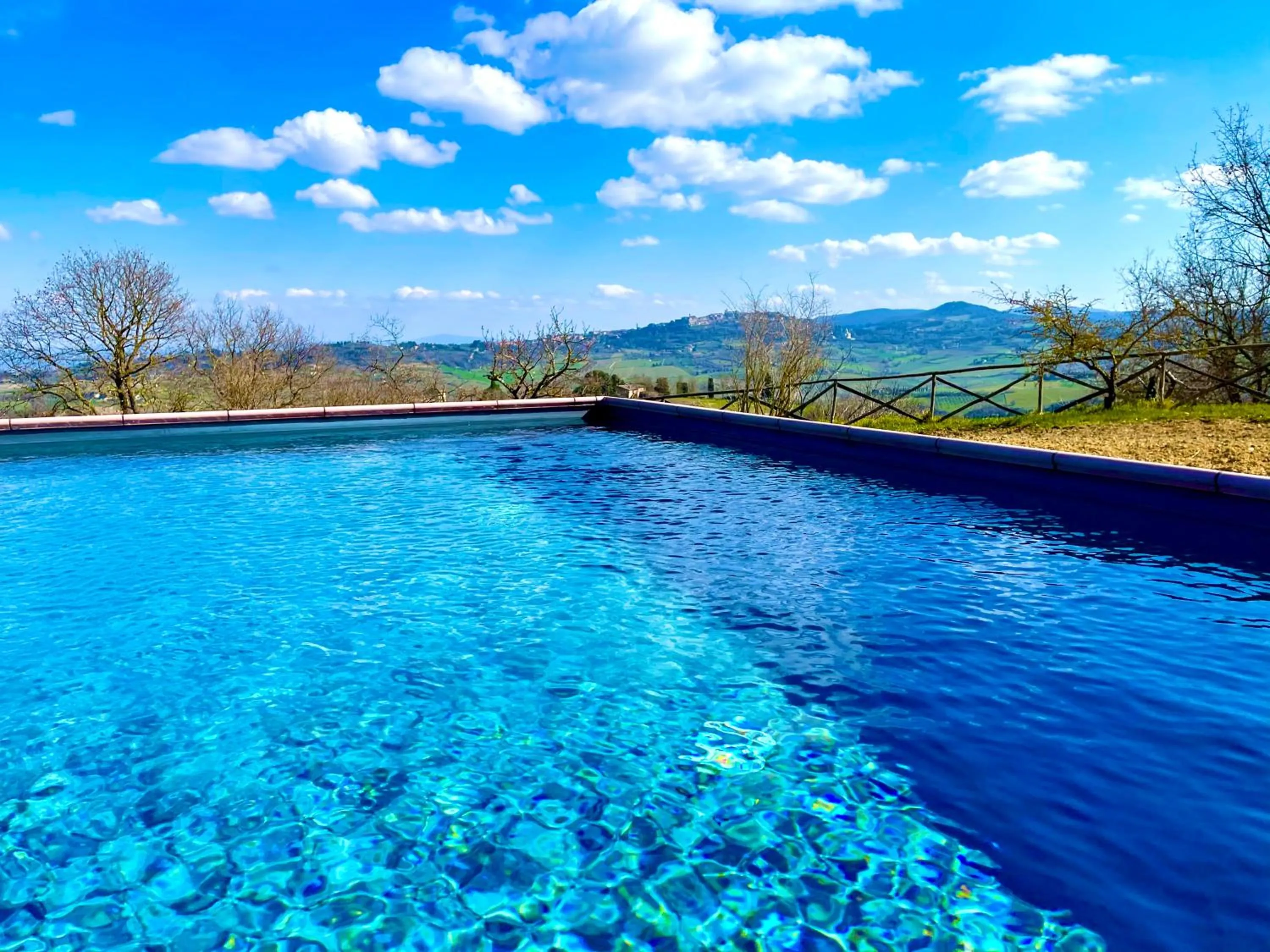 Swimming pool in LaChiusa Tuscany