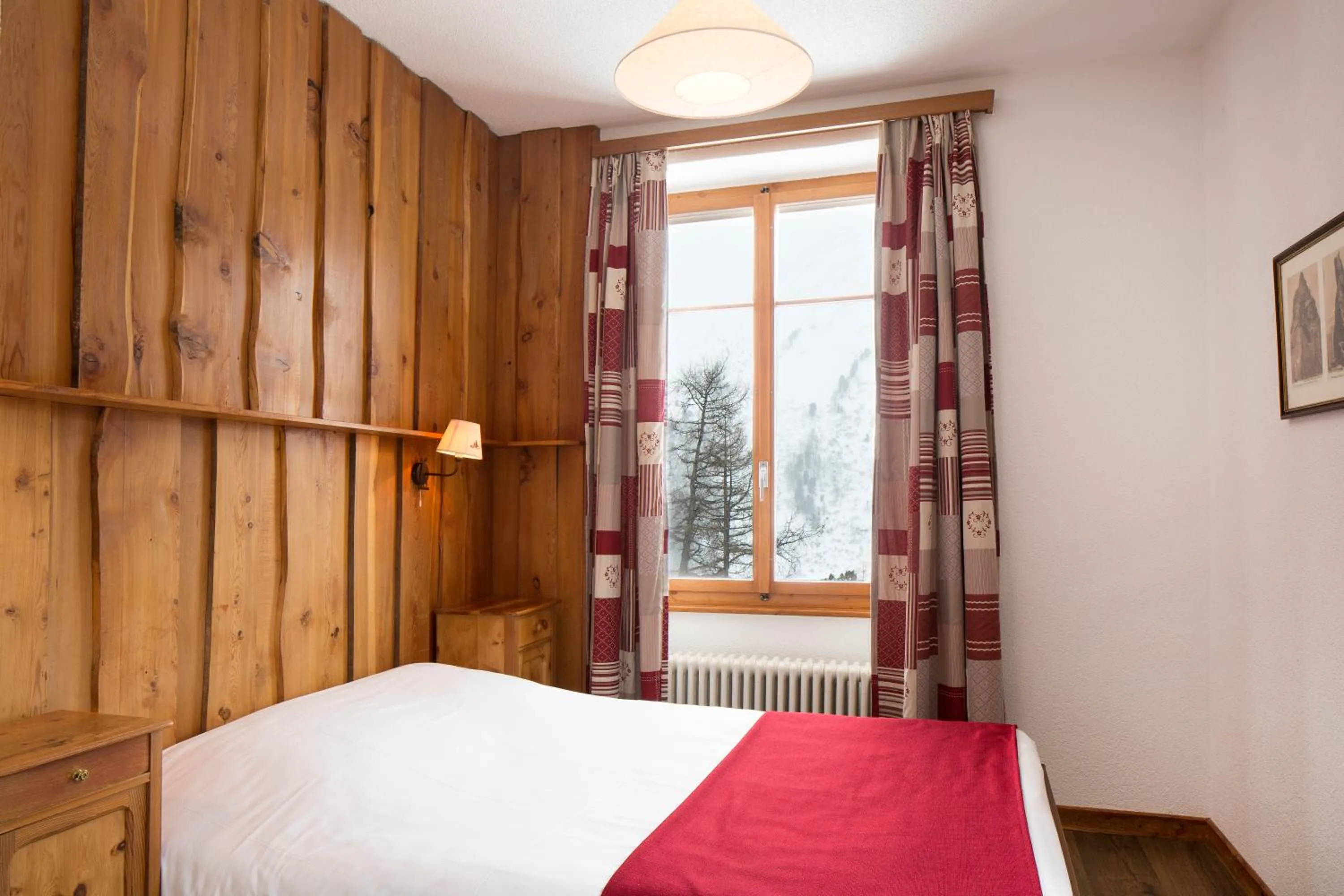 Photo of the whole room, Bed in Grand Hôtel & Kurhaus