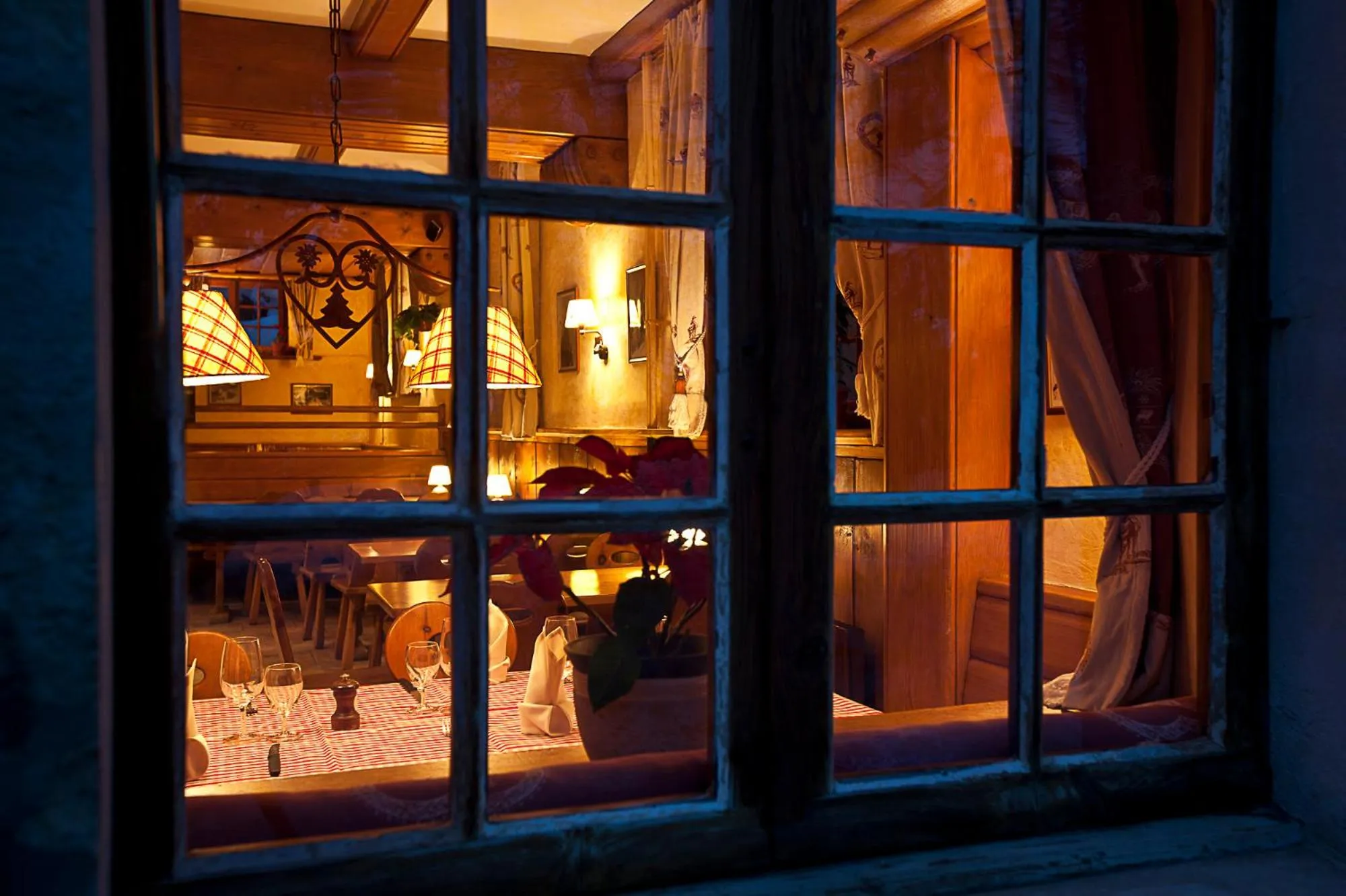 Restaurant/places to eat in Grand Hôtel & Kurhaus