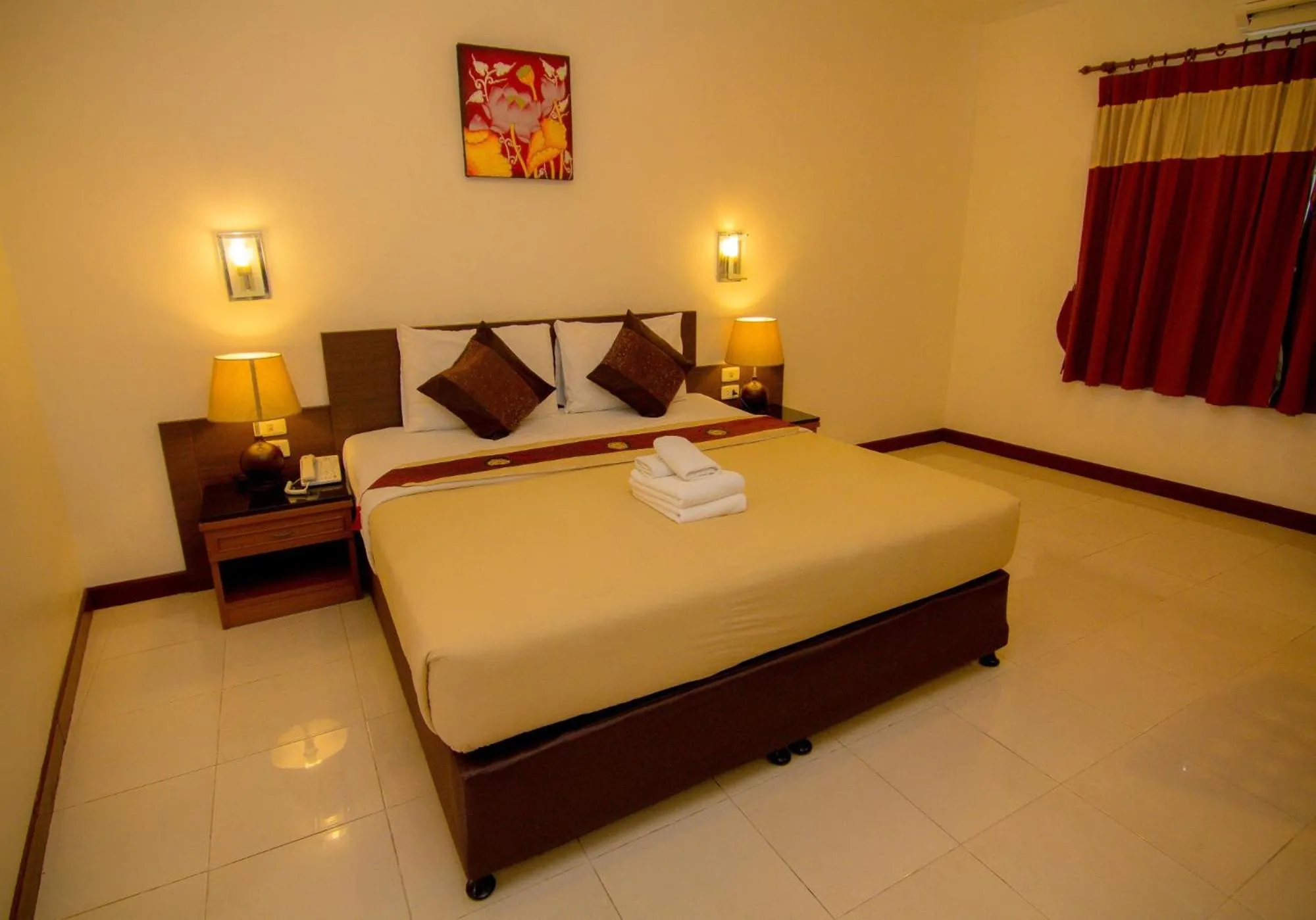 Bed in Prachuap Place Hotel