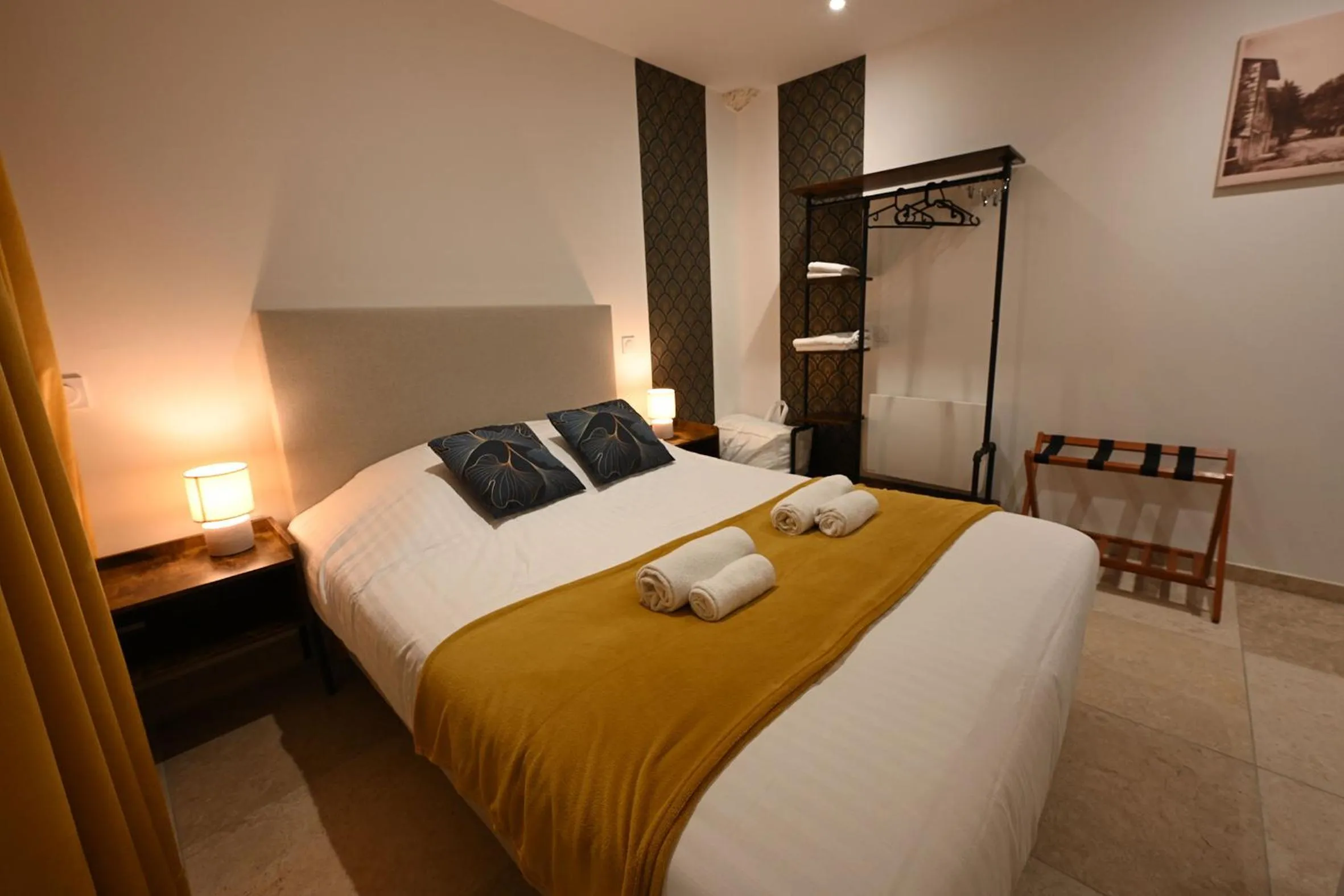 Bed in Hotel De La Croisée