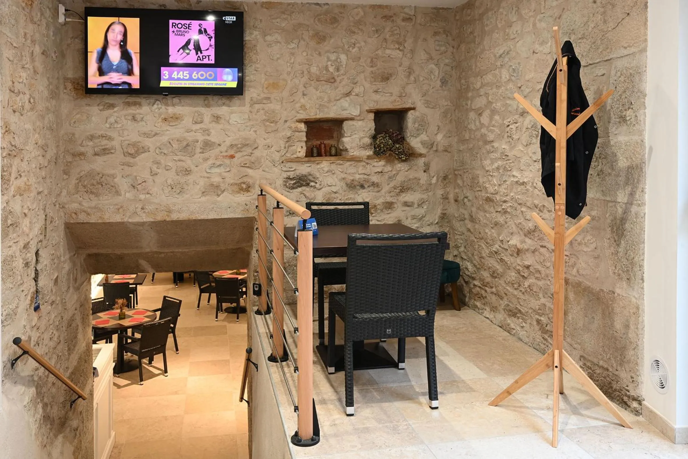 TV and multimedia in Hotel De La Croisée