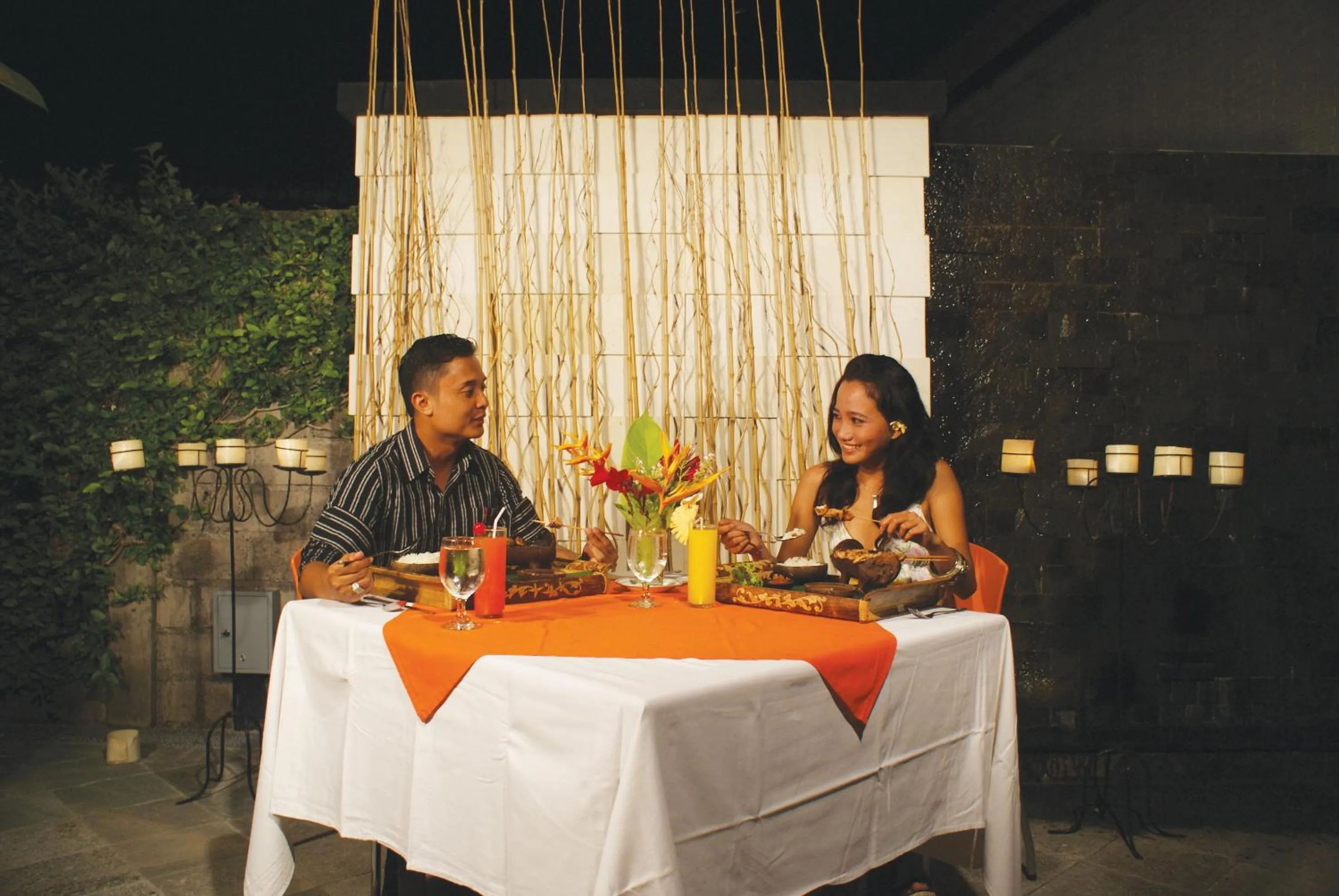 Restaurant/places to eat in Grand Sinar Indah