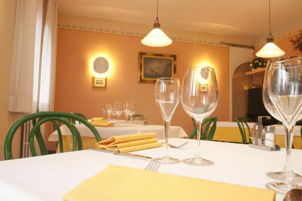 Restaurant/places to eat in Hotel The Marquee