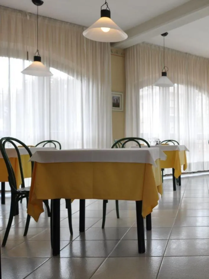 Restaurant/places to eat in Hotel The Marquee