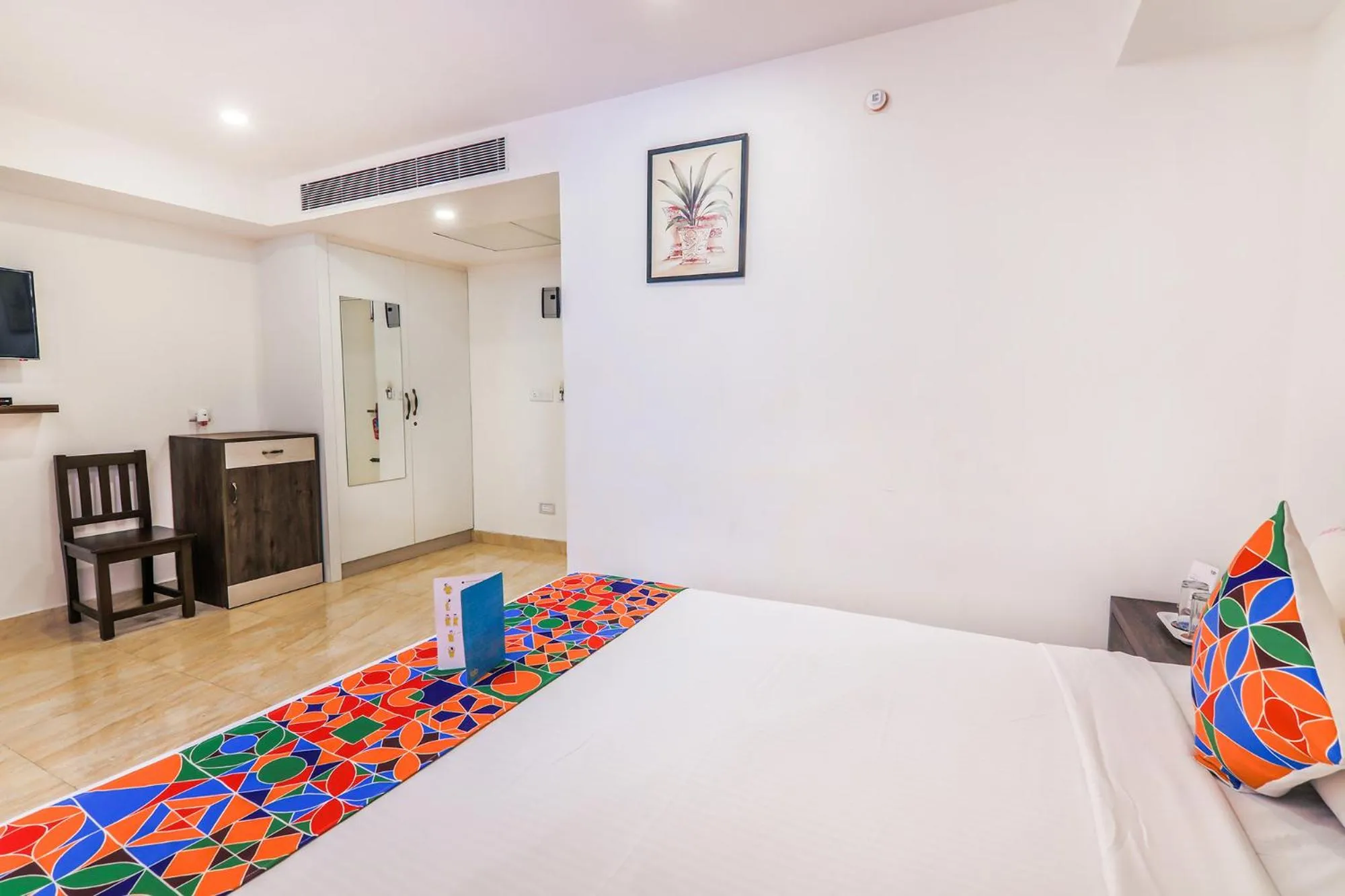 Bedroom, Bed in FabHotel Oakwey Inn - Indiranagar