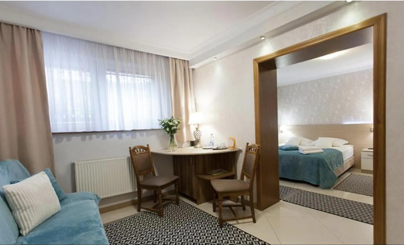 Villa Anna - Noclegi Rooms - FREE parking, taras, 1500m do Starówki