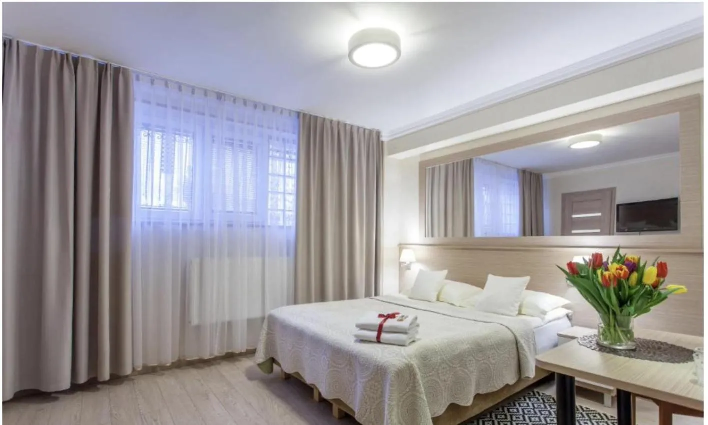 Villa Anna - Noclegi Rooms - FREE parking, taras, 1500m do Starówki