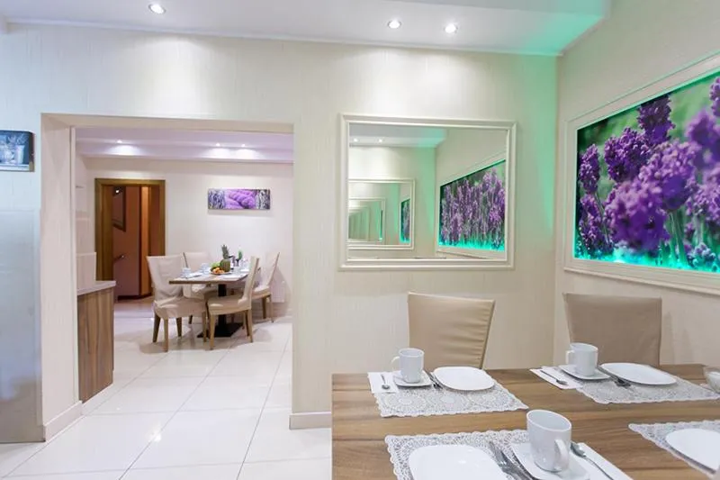 Dining area in Villa Anna - Noclegi Rooms - FREE parking, taras, 1500m do Starówki
