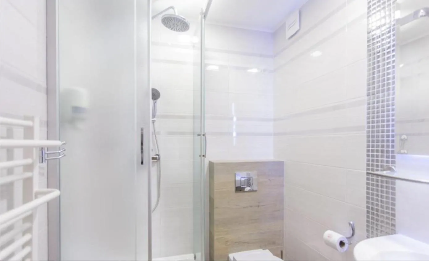 Villa Anna - Noclegi Rooms - FREE parking, taras, 1500m do Starówki