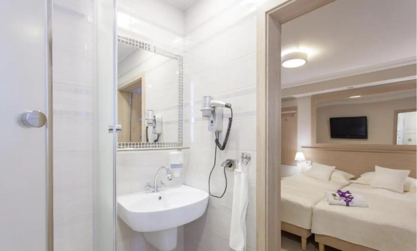 Villa Anna - Noclegi Rooms - FREE parking, taras, 1500m do Starówki