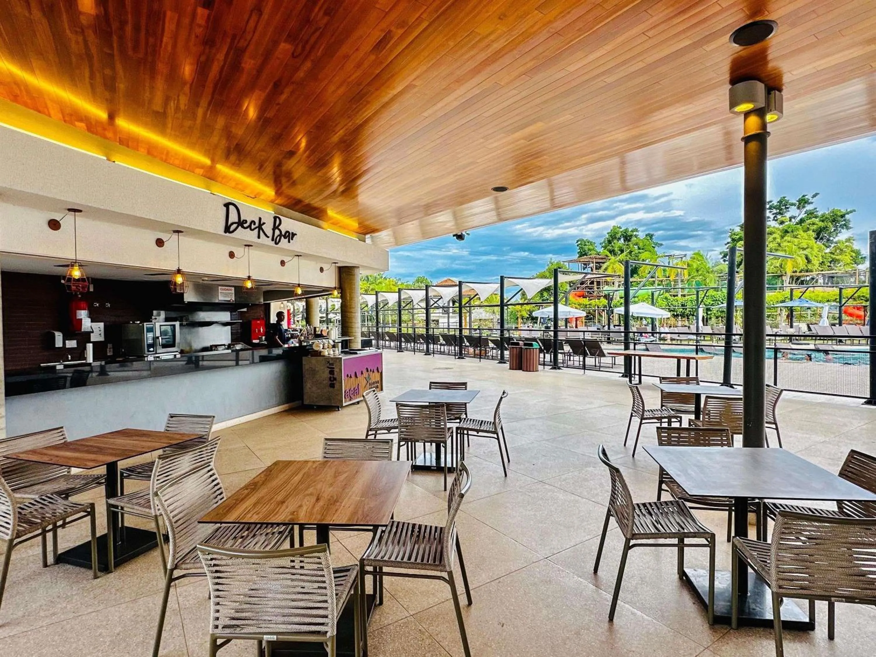 Lounge or bar in Novotel Itu Terras de São José Golf & Resort