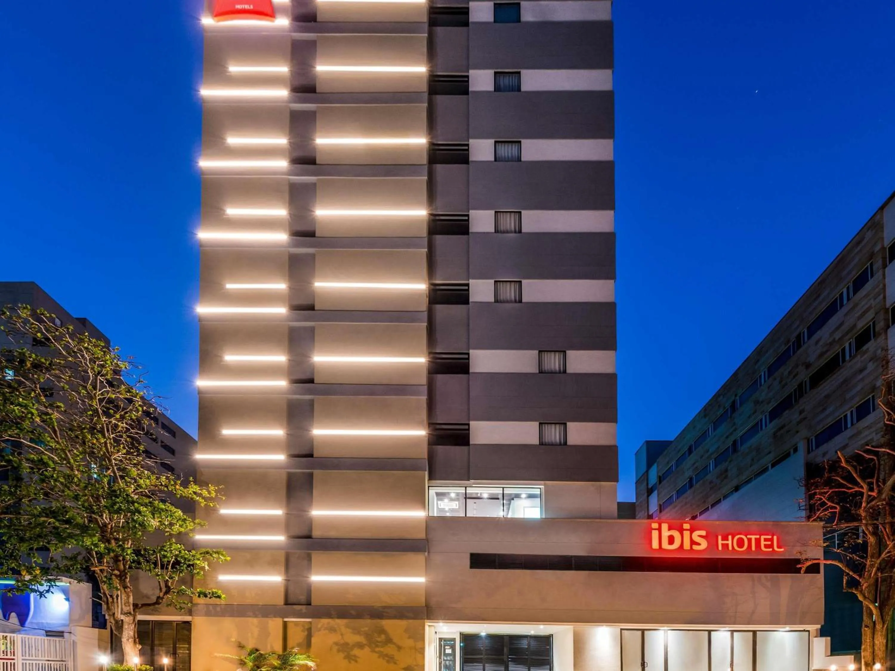 Property building in ibis Barranquilla