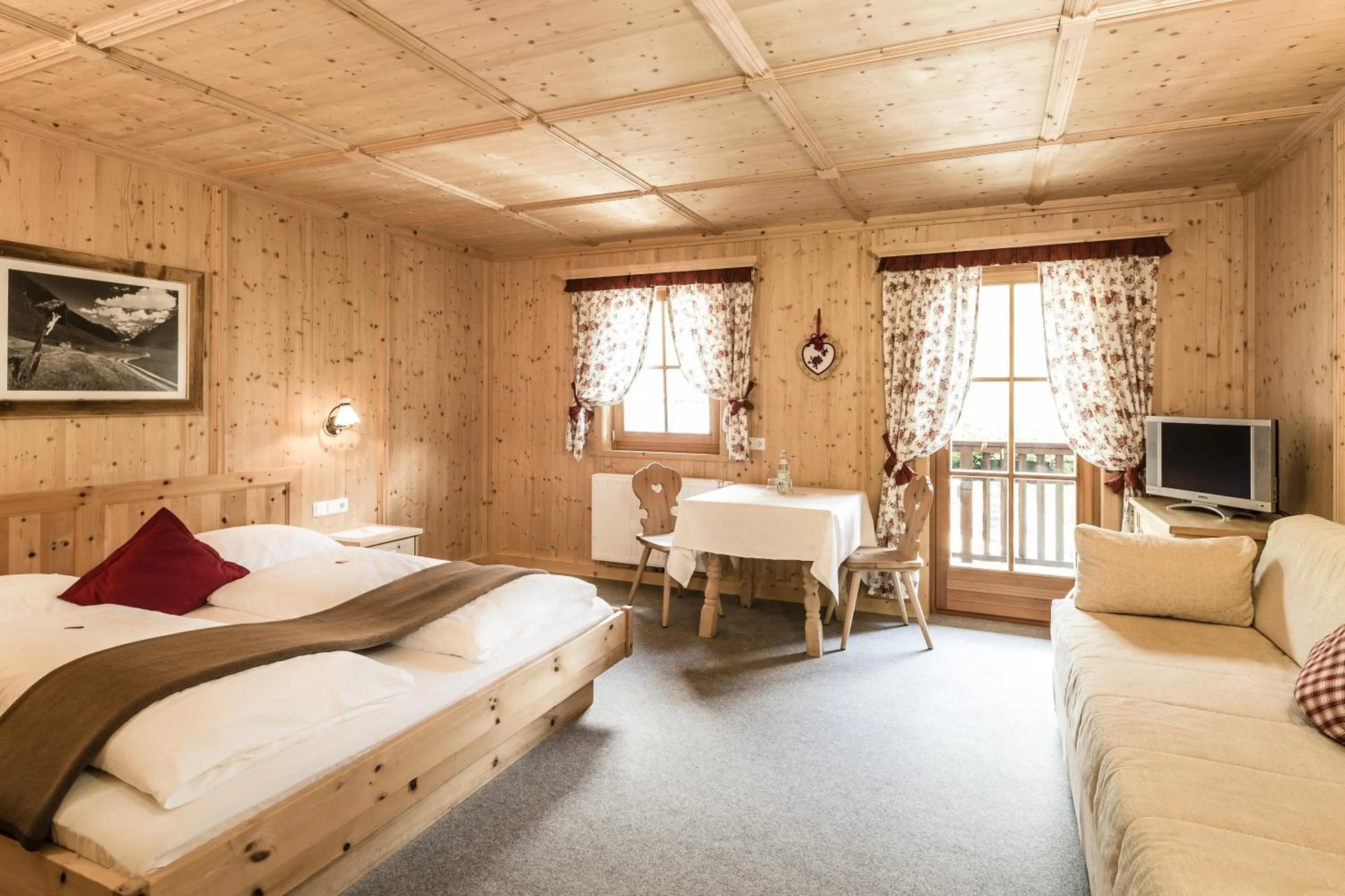 Photo of the whole room, Bed in Hotel Oberraindlhof