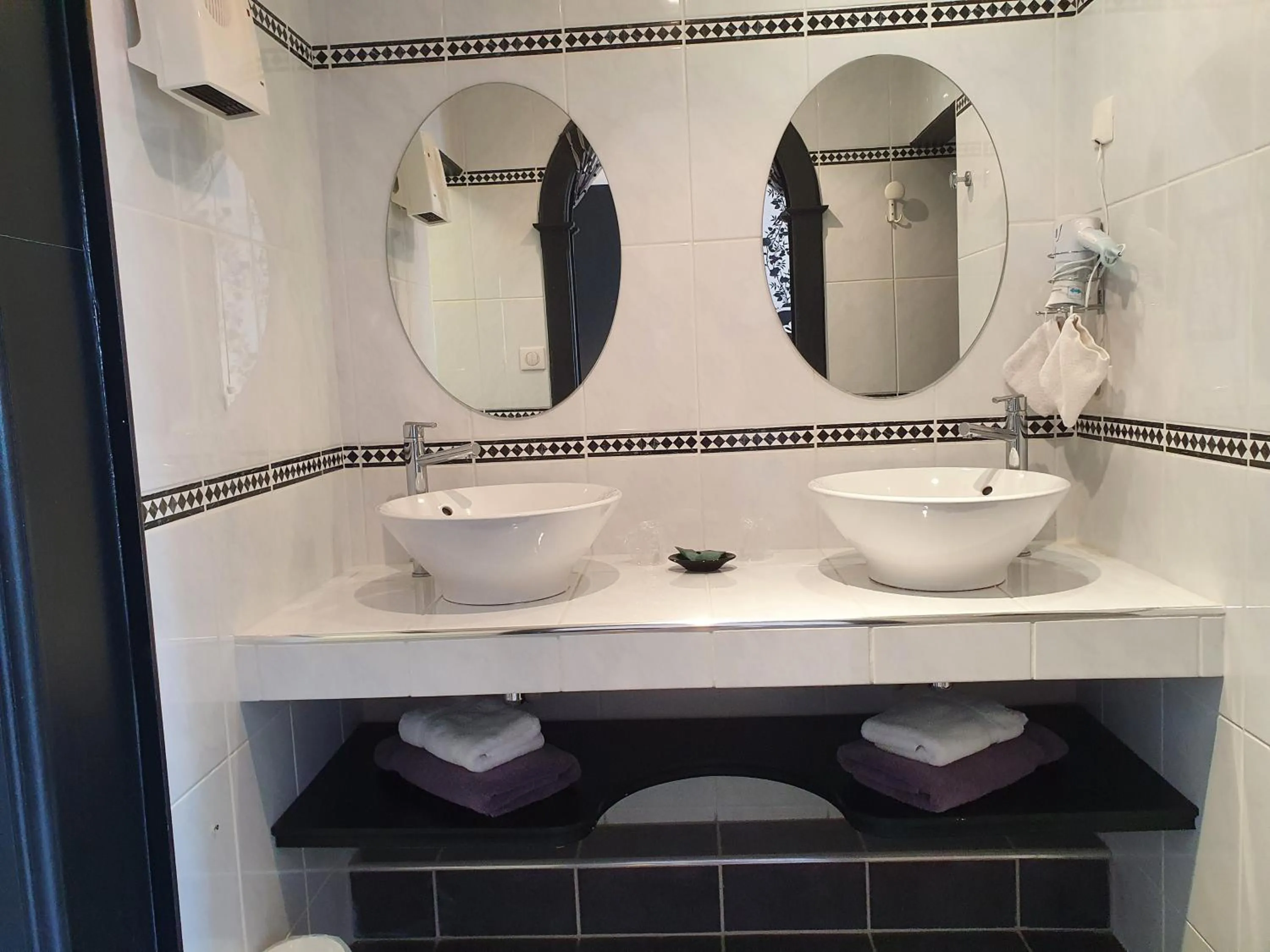 Bathroom in Chambres du logis De La Mare Du Parc