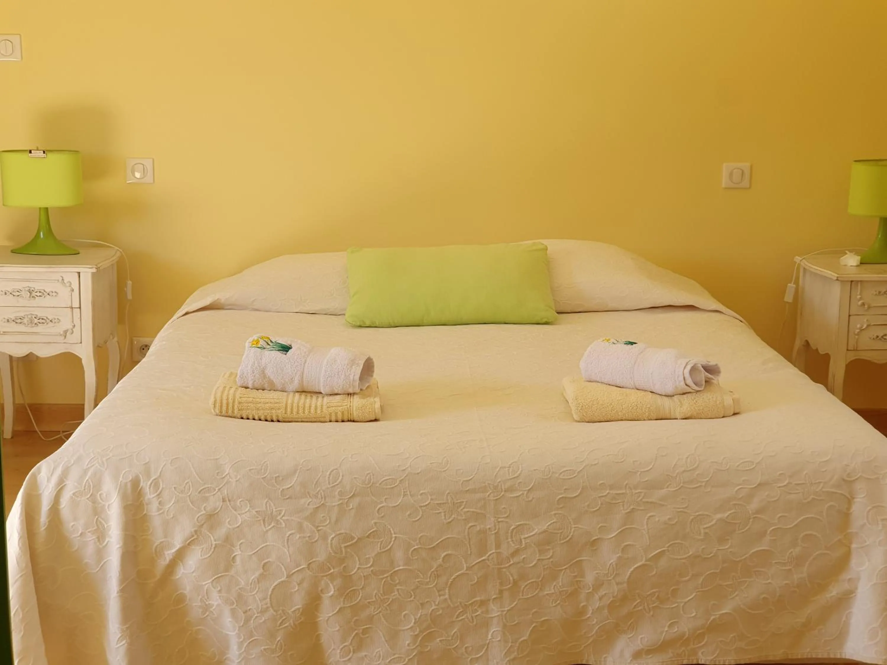 Bed in Chambres du logis De La Mare Du Parc