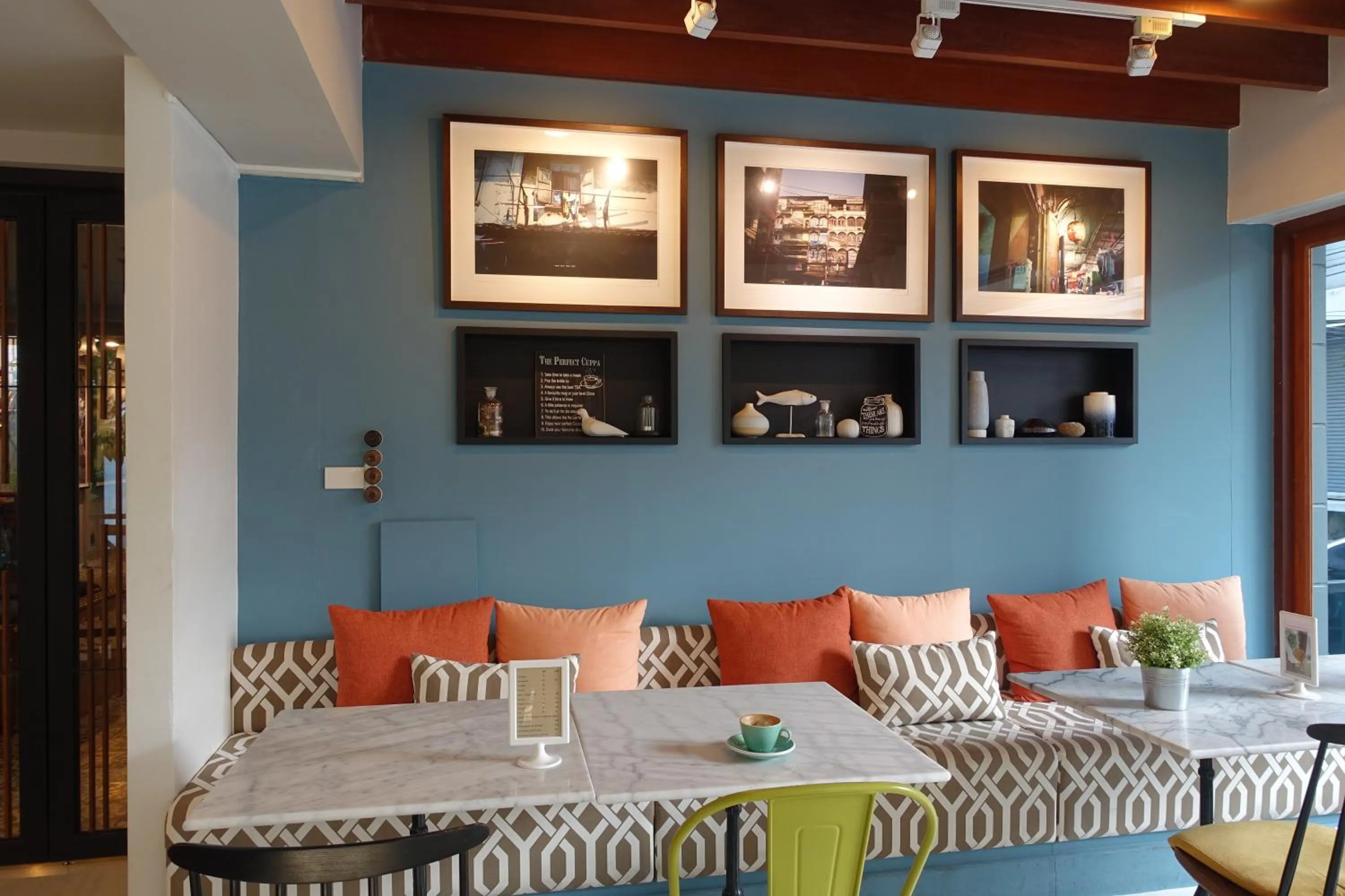 Coffee/tea facilities in Nandha Hotel