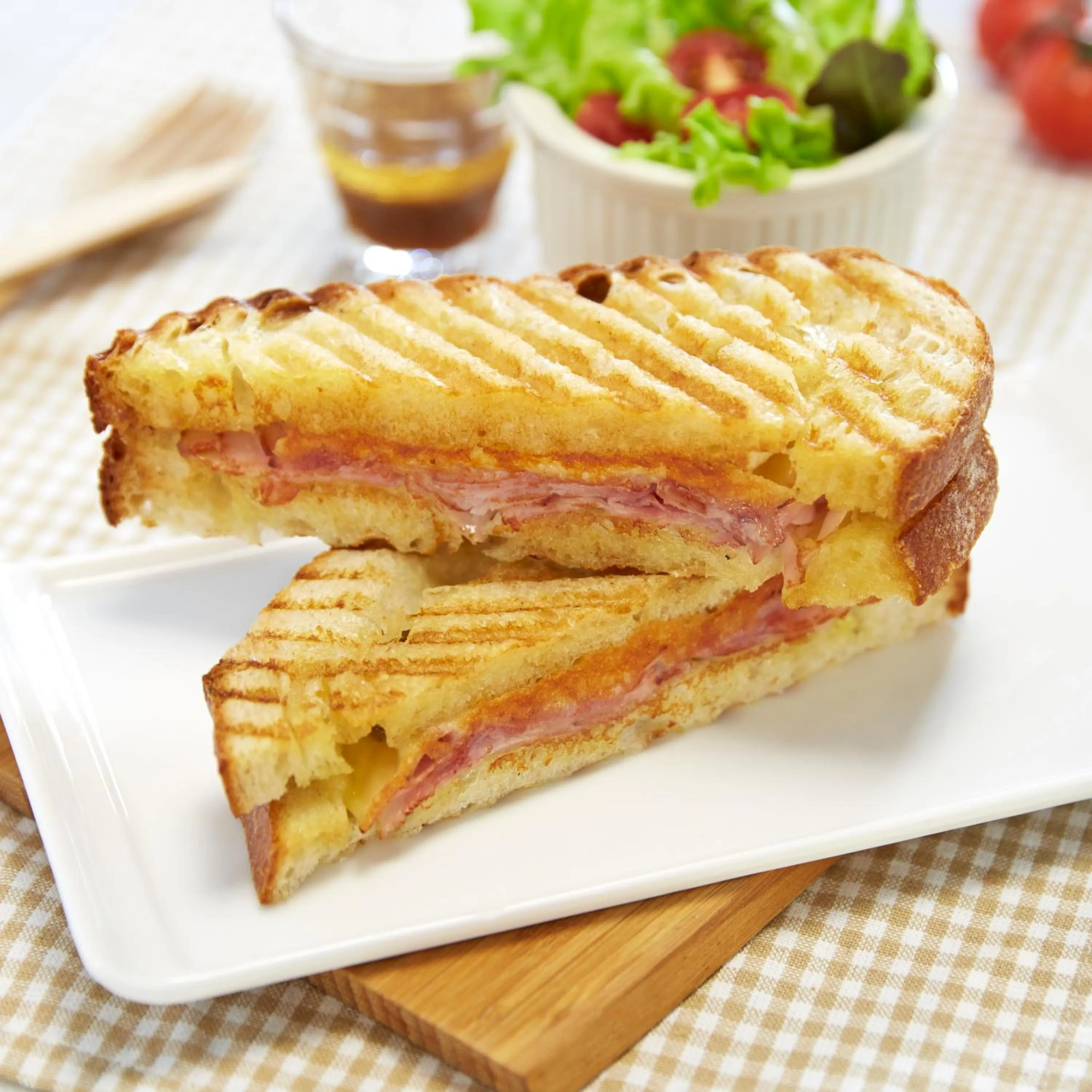 Restaurant/places to eat in Nandha Hotel