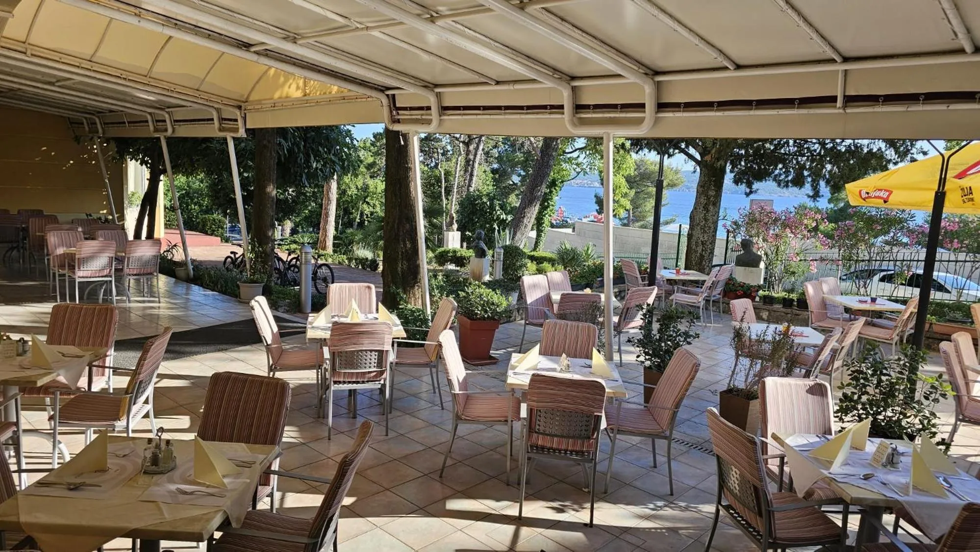 Restaurant/places to eat in Hotel Vila Ružica- glavna zgrada i depandanse