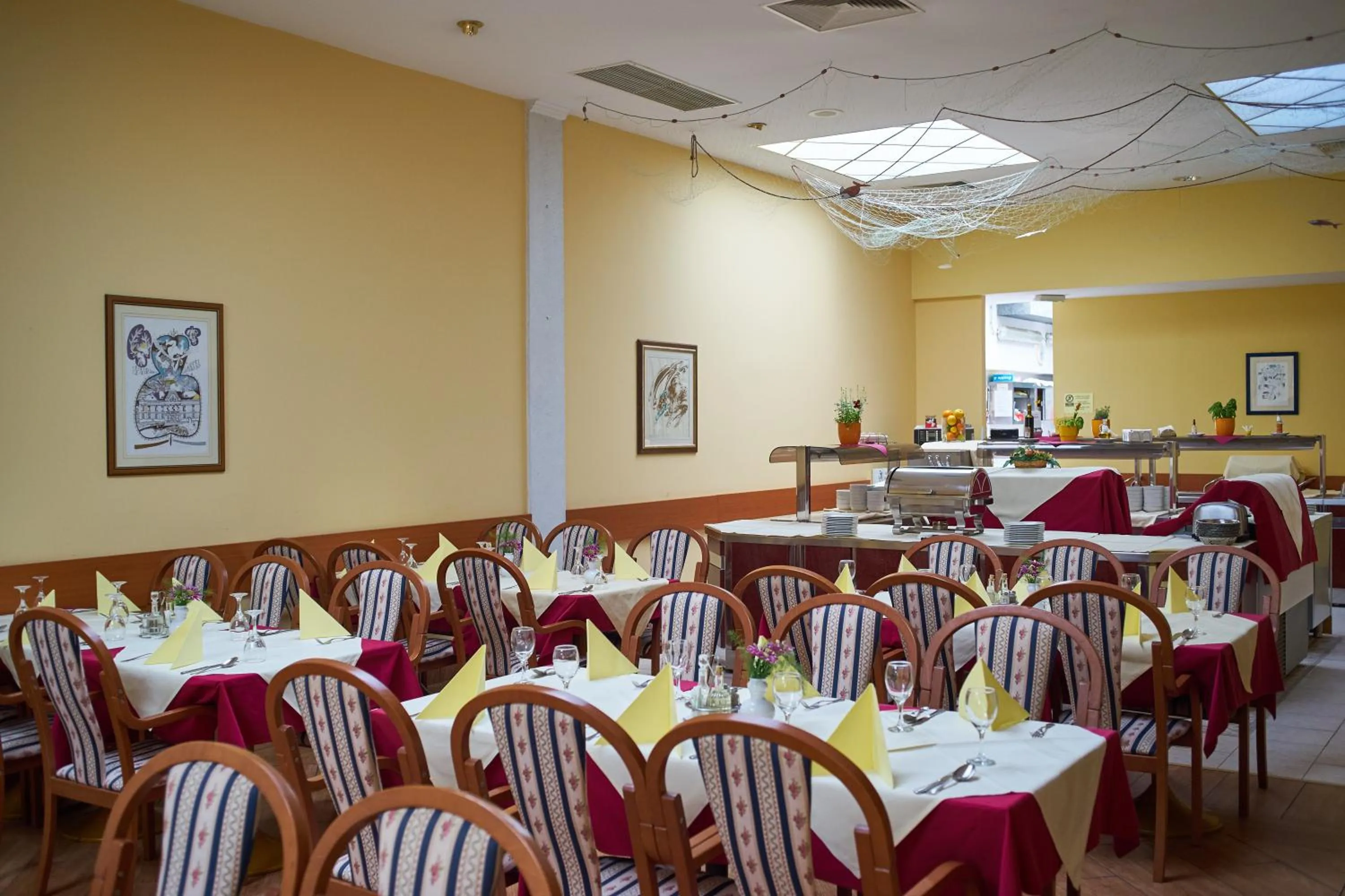 Restaurant/places to eat in Hotel Vila Ružica- glavna zgrada i depandanse