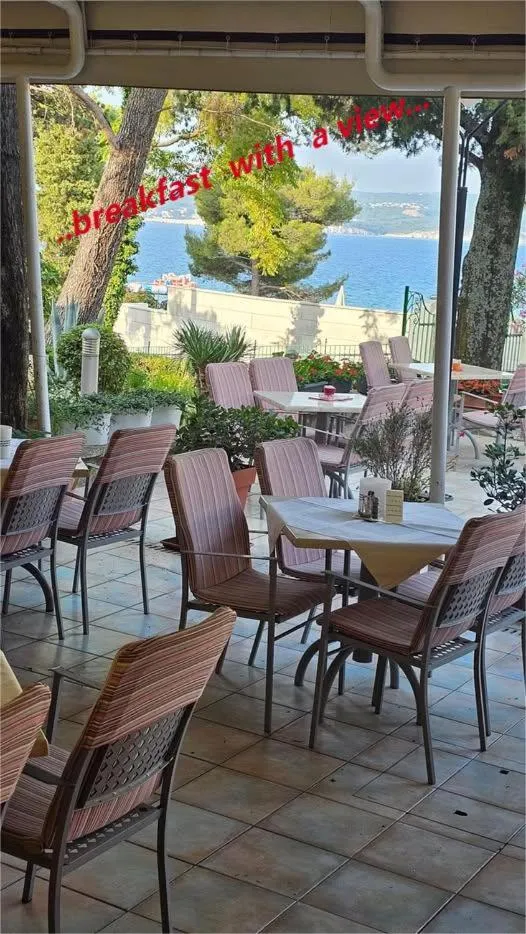 Restaurant/places to eat in Hotel Vila Ružica- glavna zgrada i depandanse