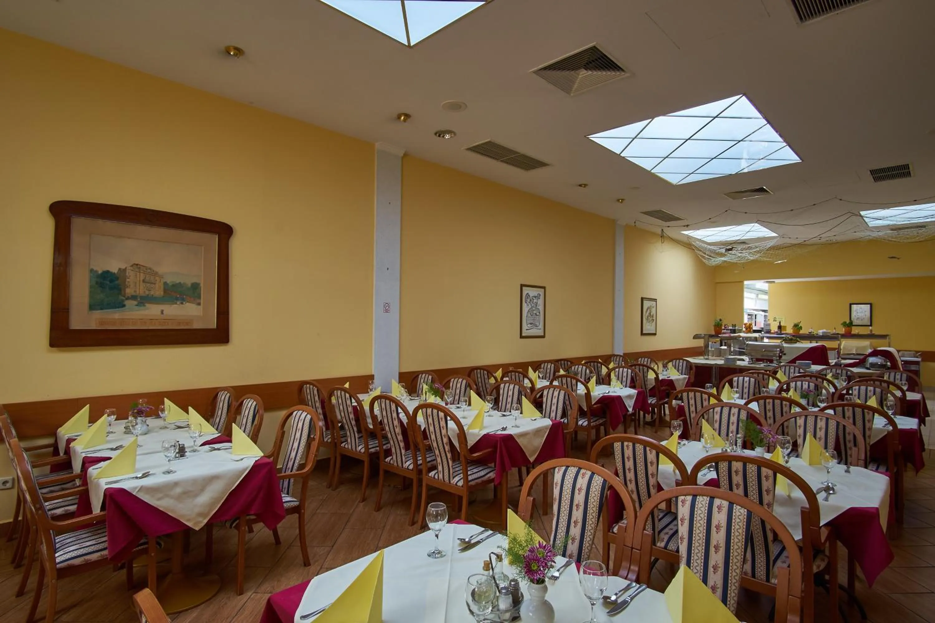 Restaurant/places to eat in Hotel Vila Ružica- glavna zgrada i depandanse