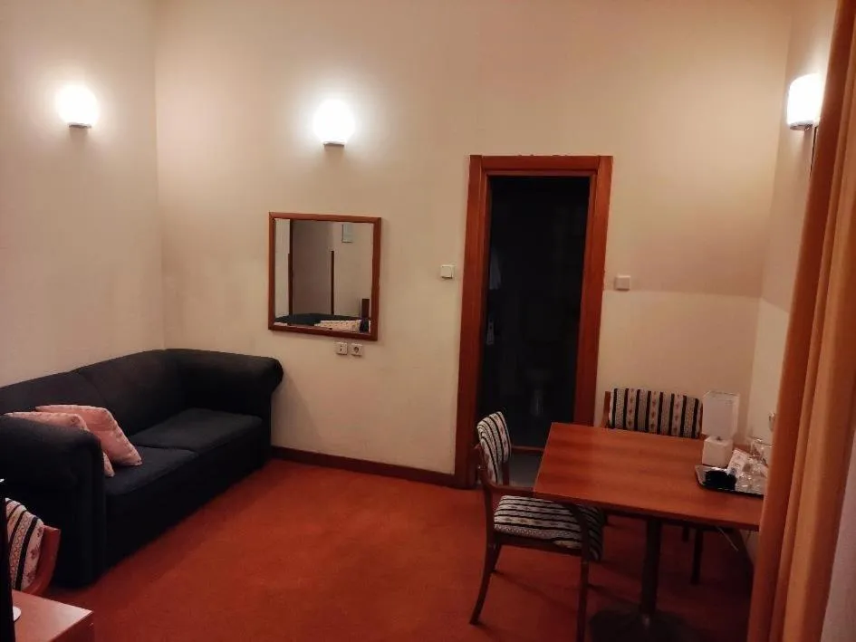 Hotel Vila Ružica- glavna zgrada i depandanse