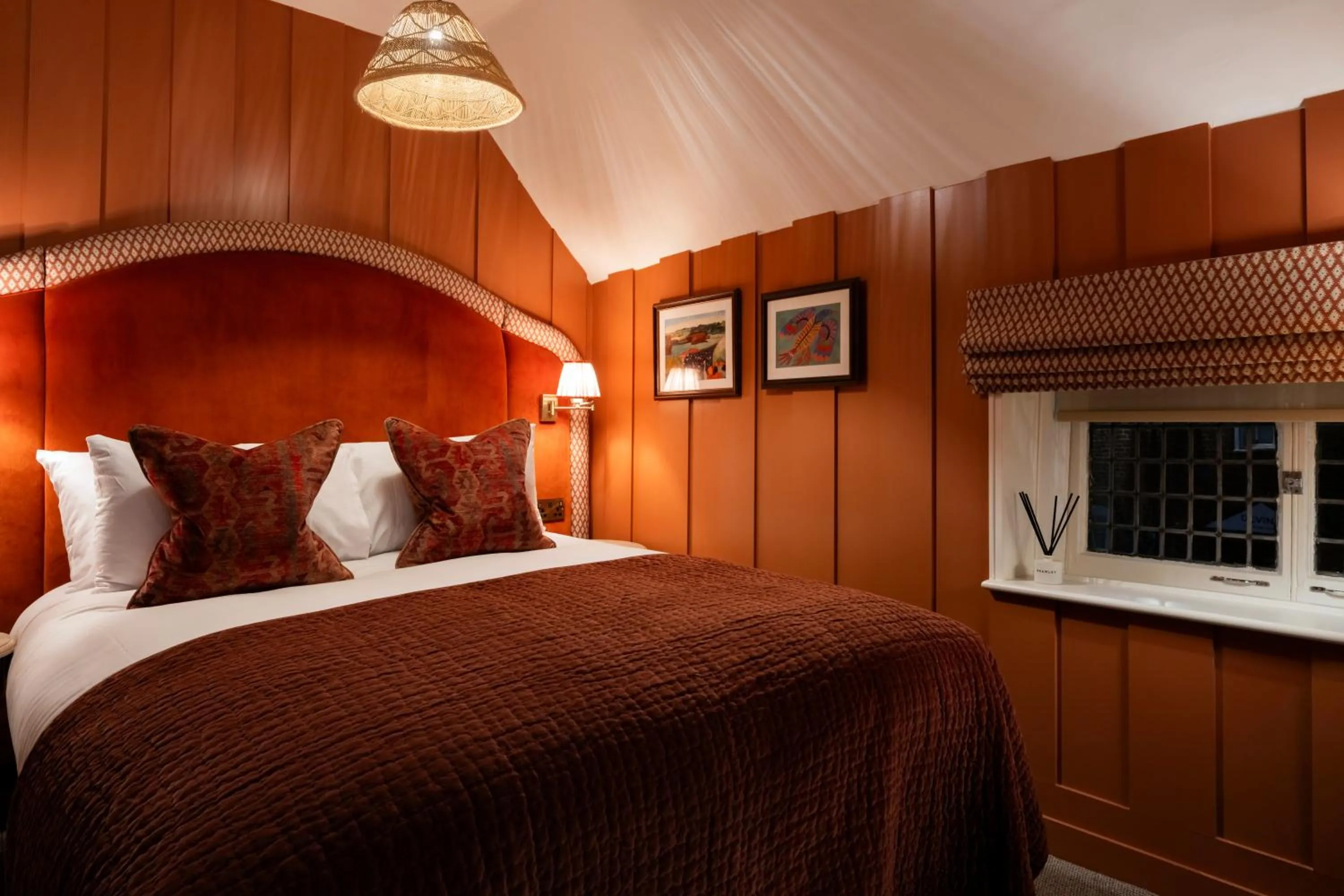 Bed in Bel and The Dragon-Cookham