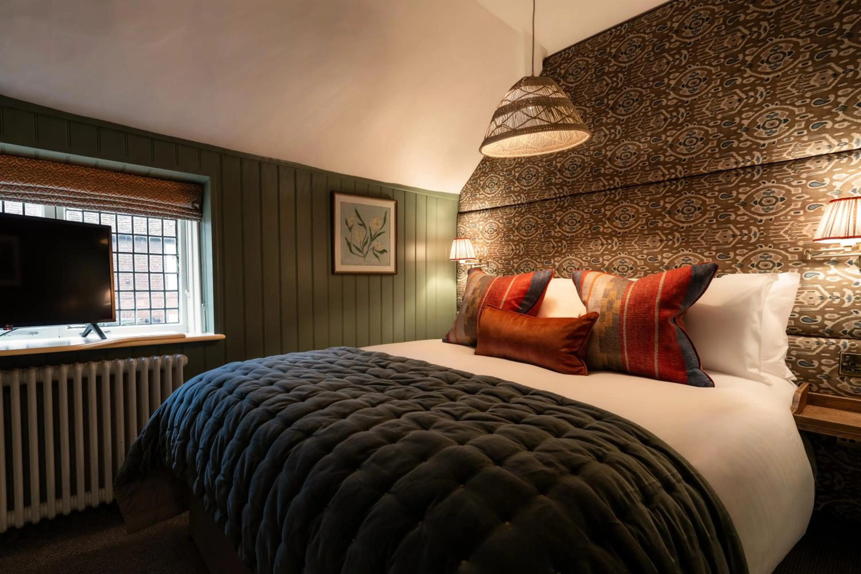 Bed in Bel and The Dragon-Cookham