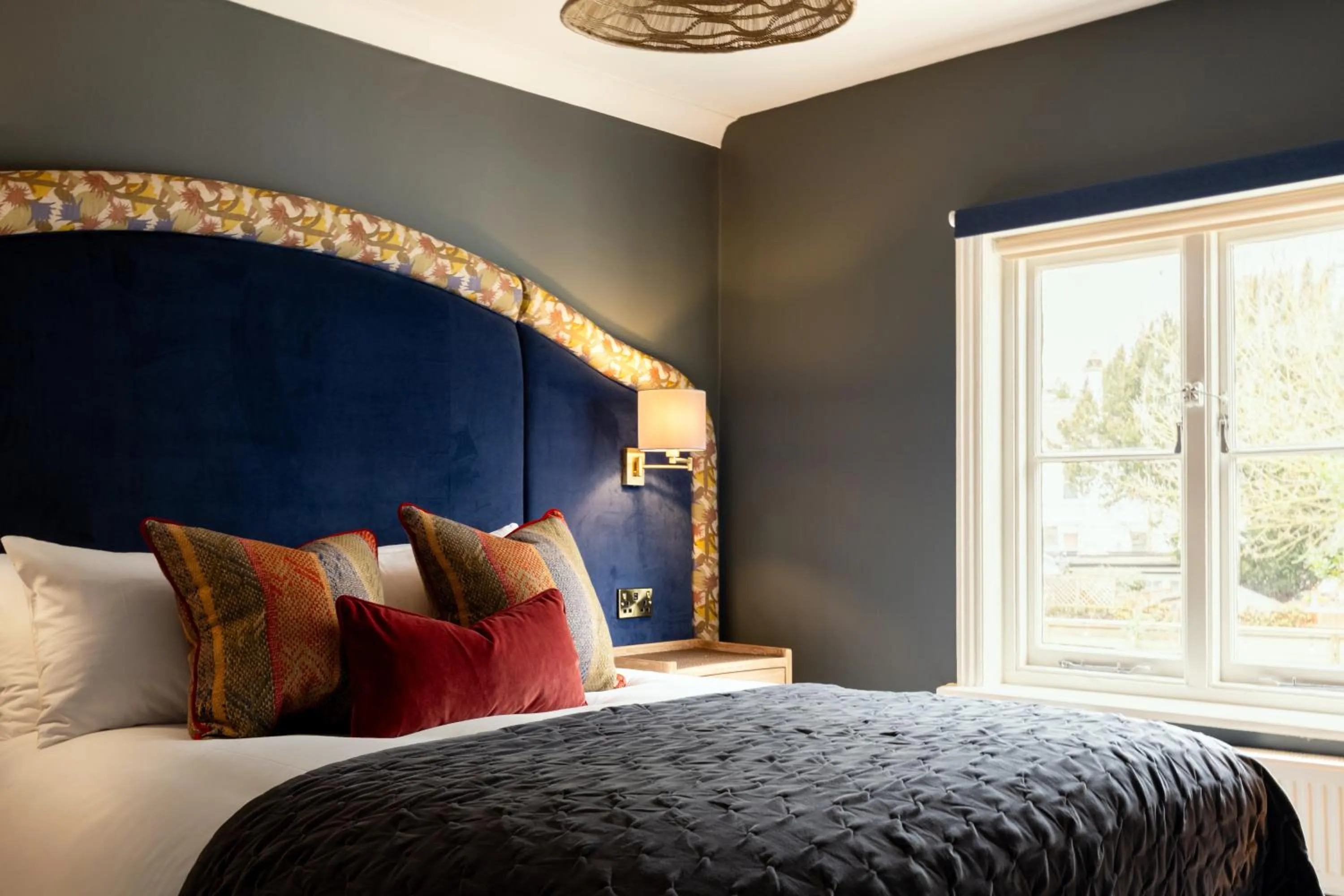 Bed in Bel and The Dragon-Cookham