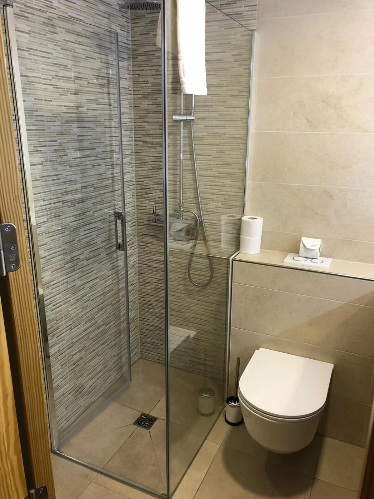 Shower in Hotel Alfonso