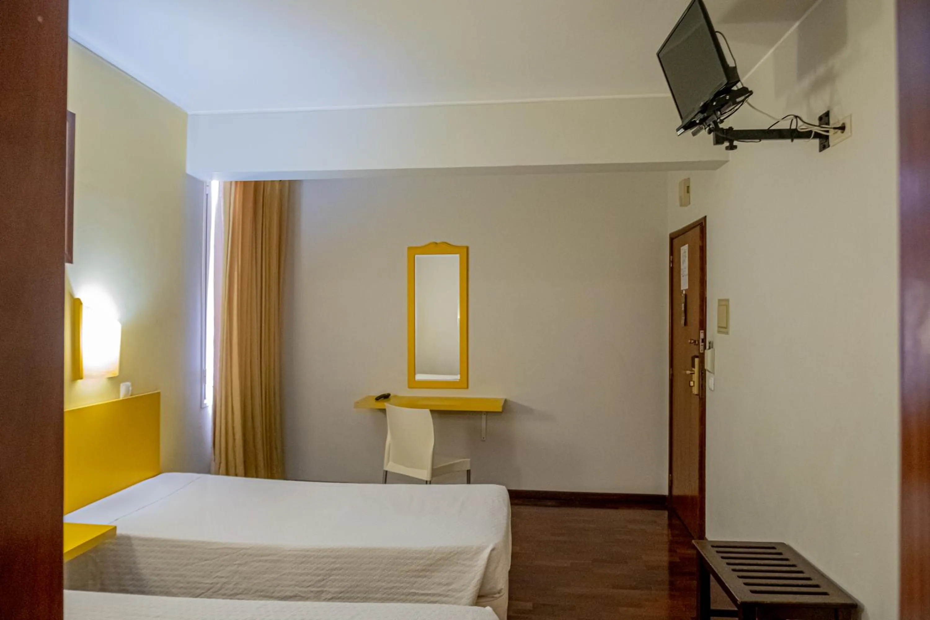 Bathroom, Bed in Residencial Chafariz /Queimada