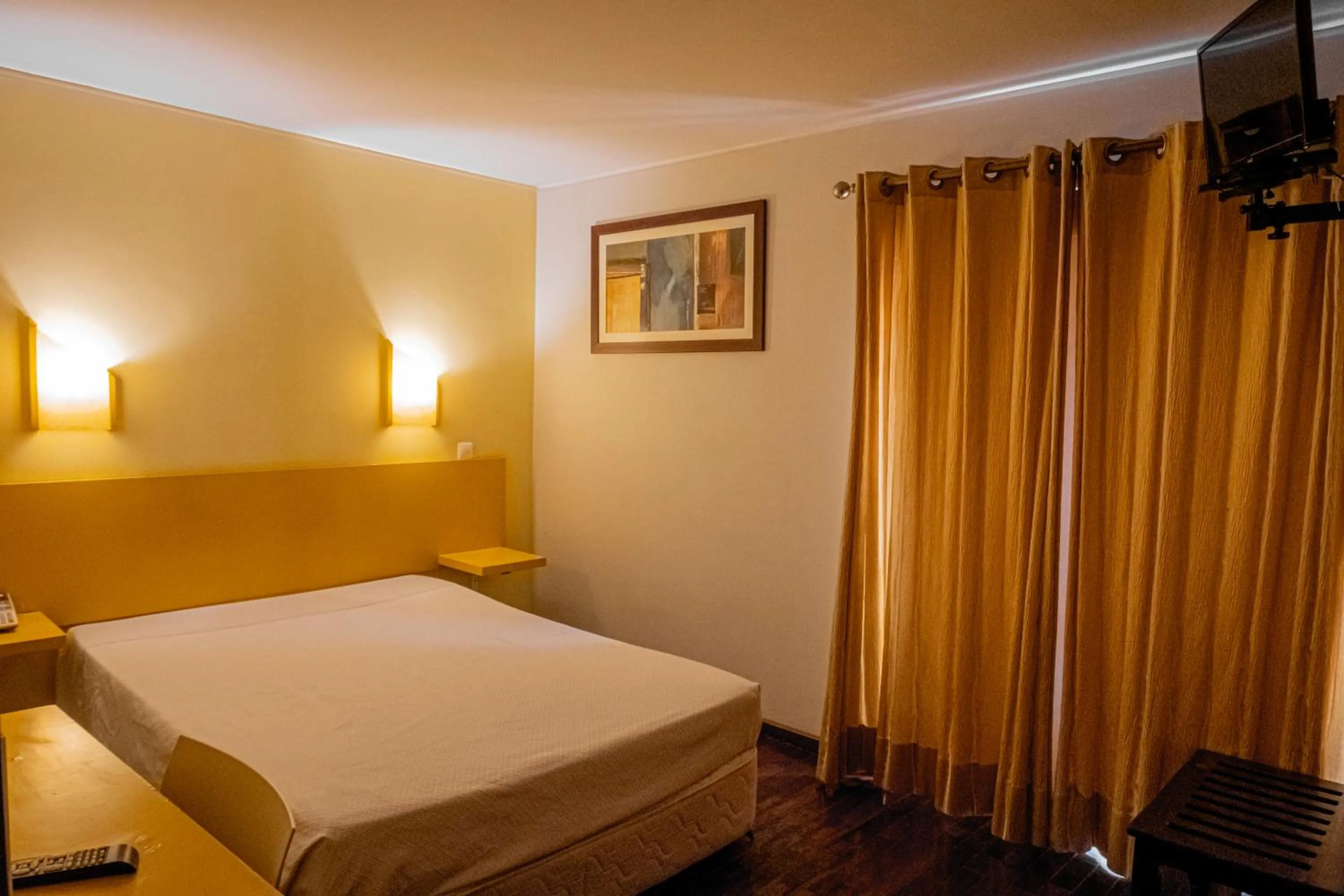 Photo of the whole room, Bed in Residencial Chafariz /Queimada