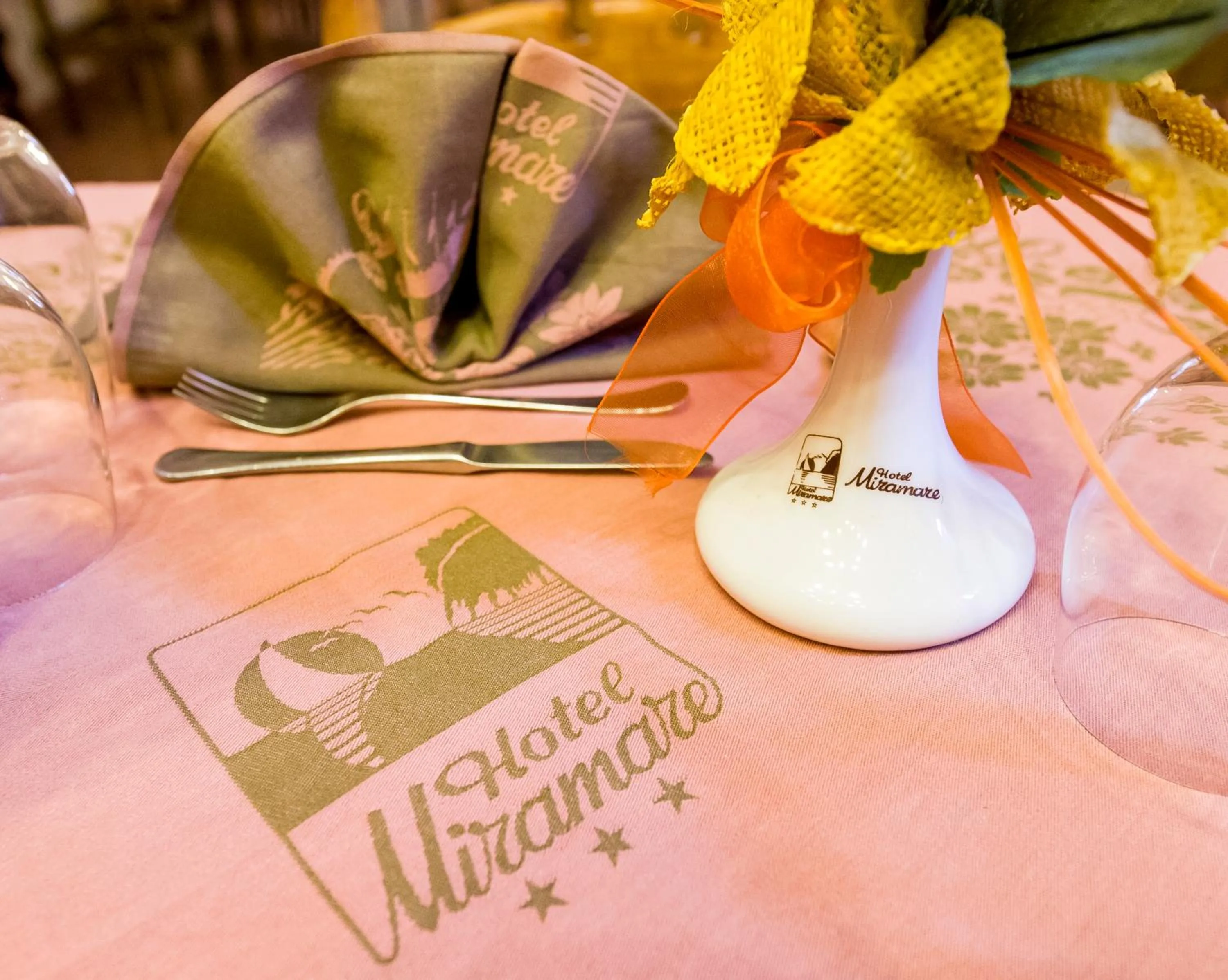 Restaurant/places to eat in Hotel Miramare