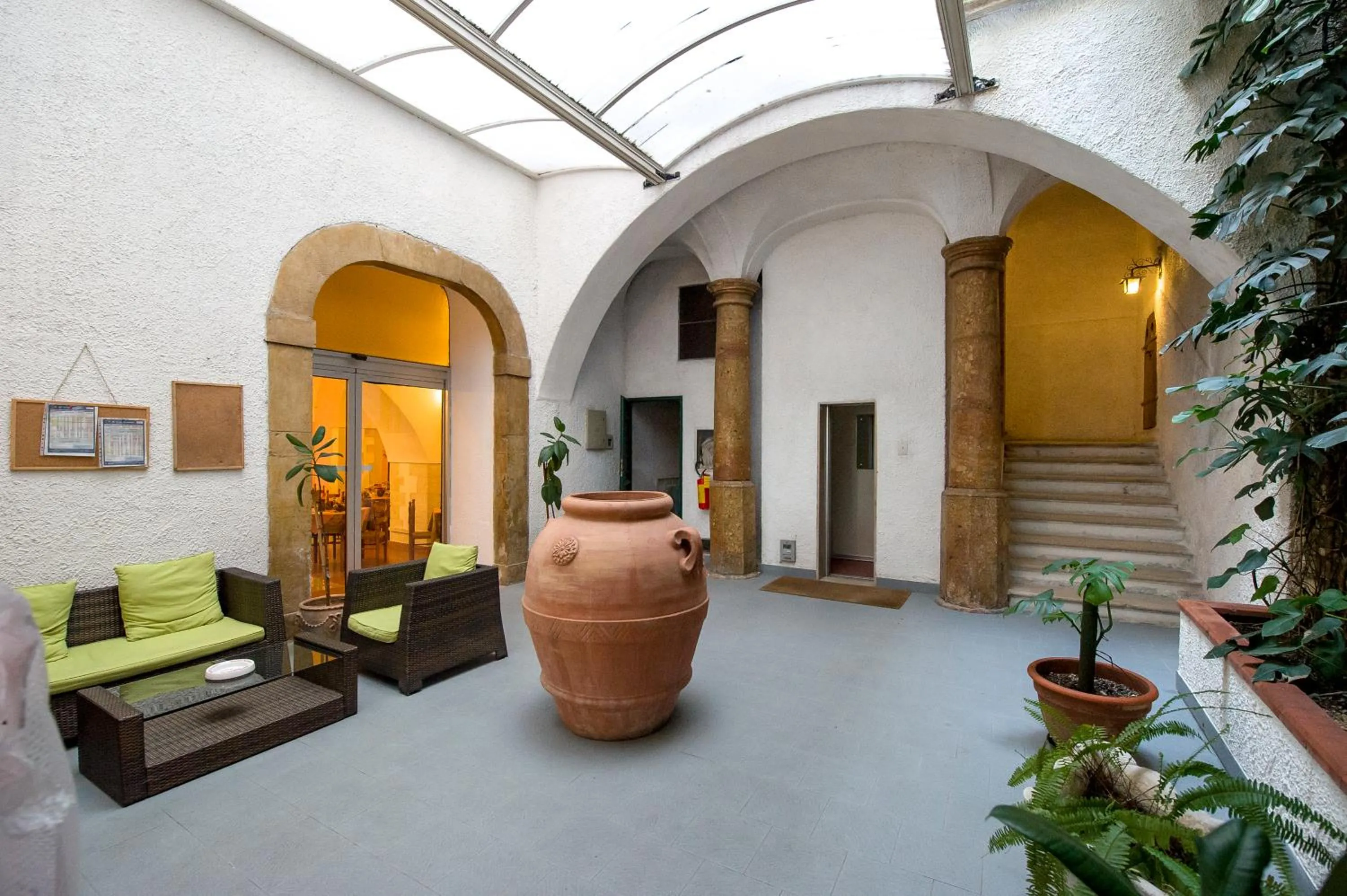 Patio, Patio/Outdoor Area in Hotel Miramare