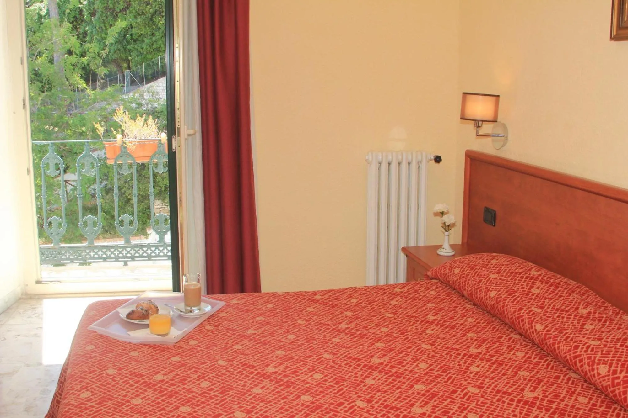 Bed in Hotel Miramare