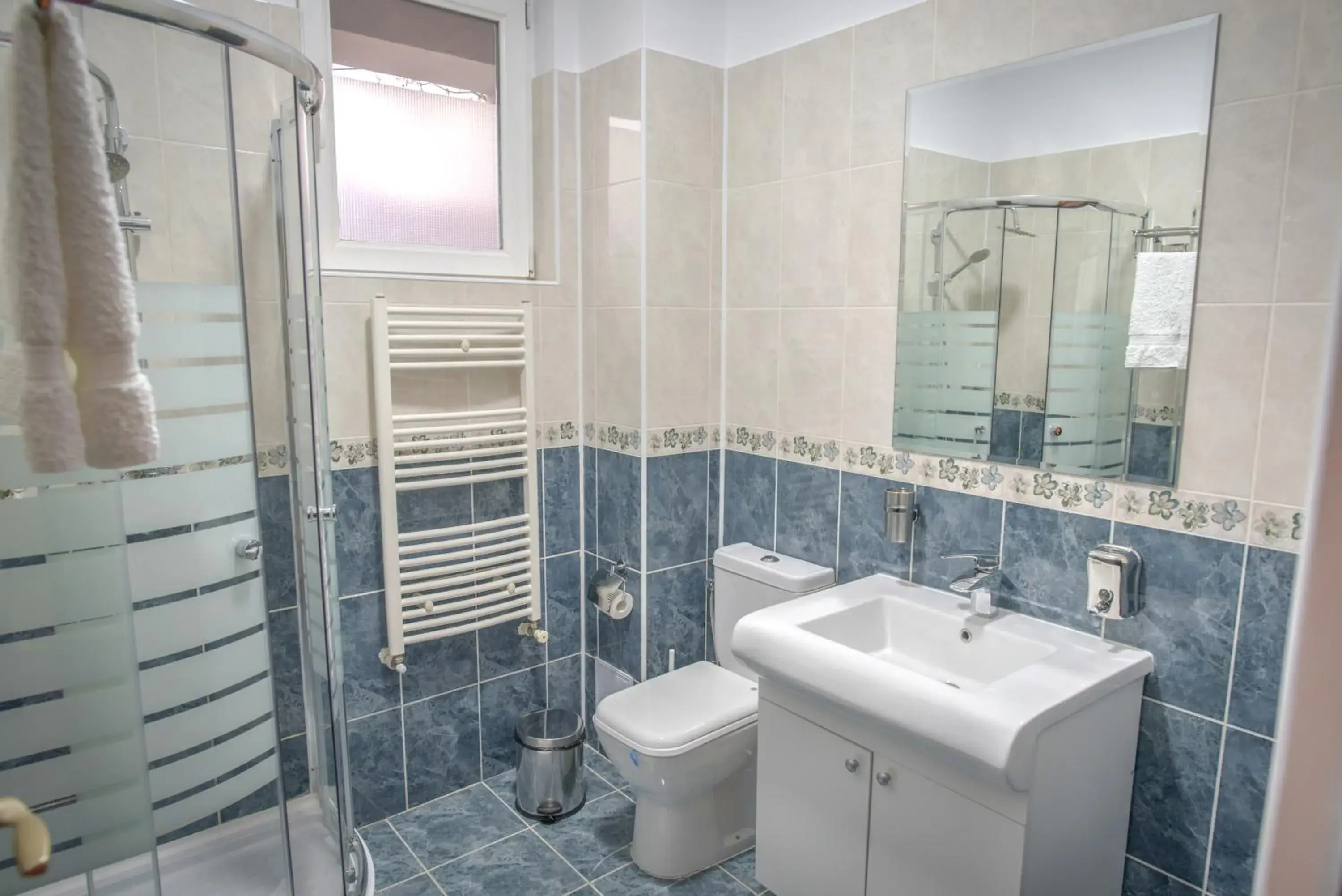 Twin Room in Hotel Elisabeta Twin Room in Hotel Elisabeta