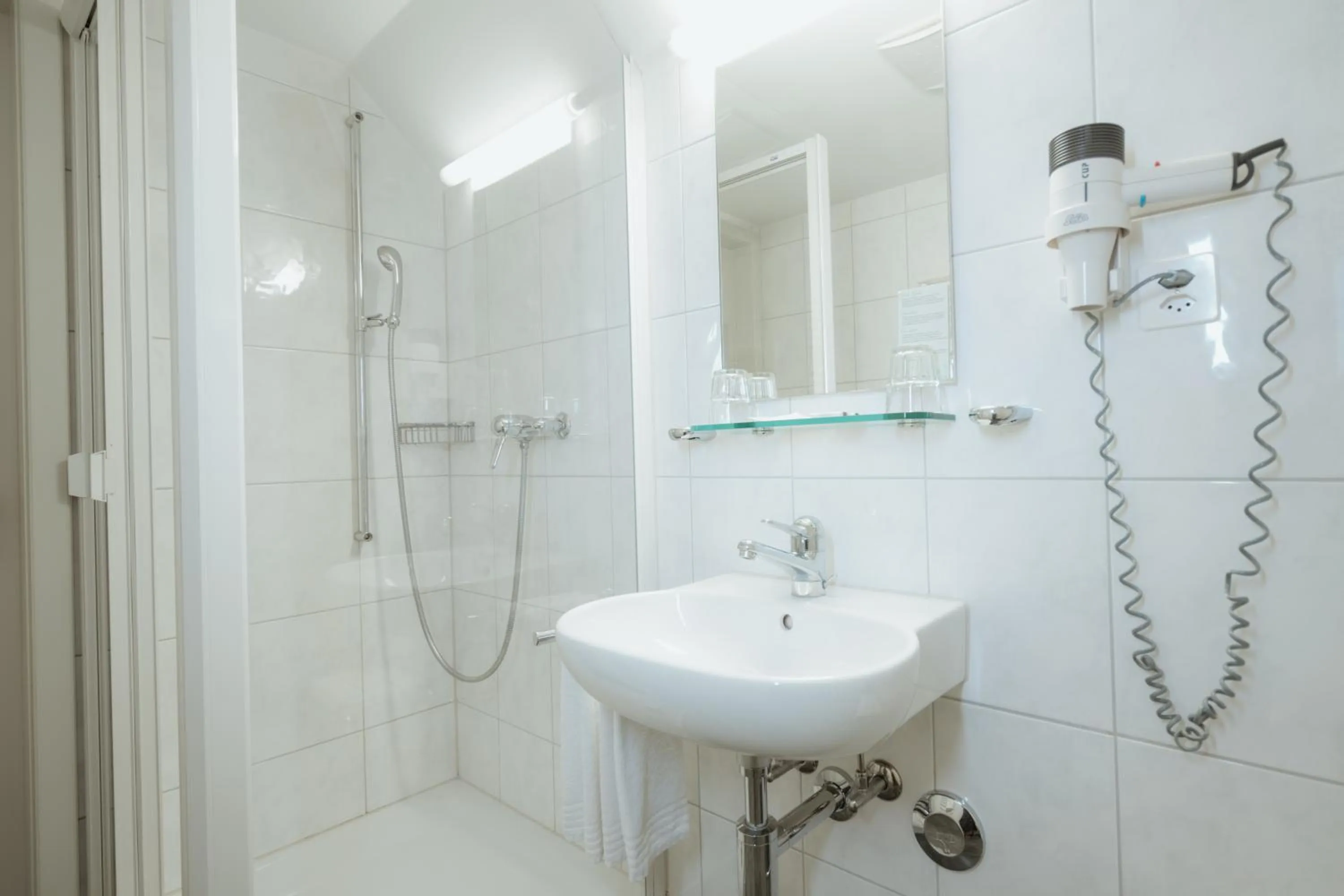 Shower in Parkhotel Schwert