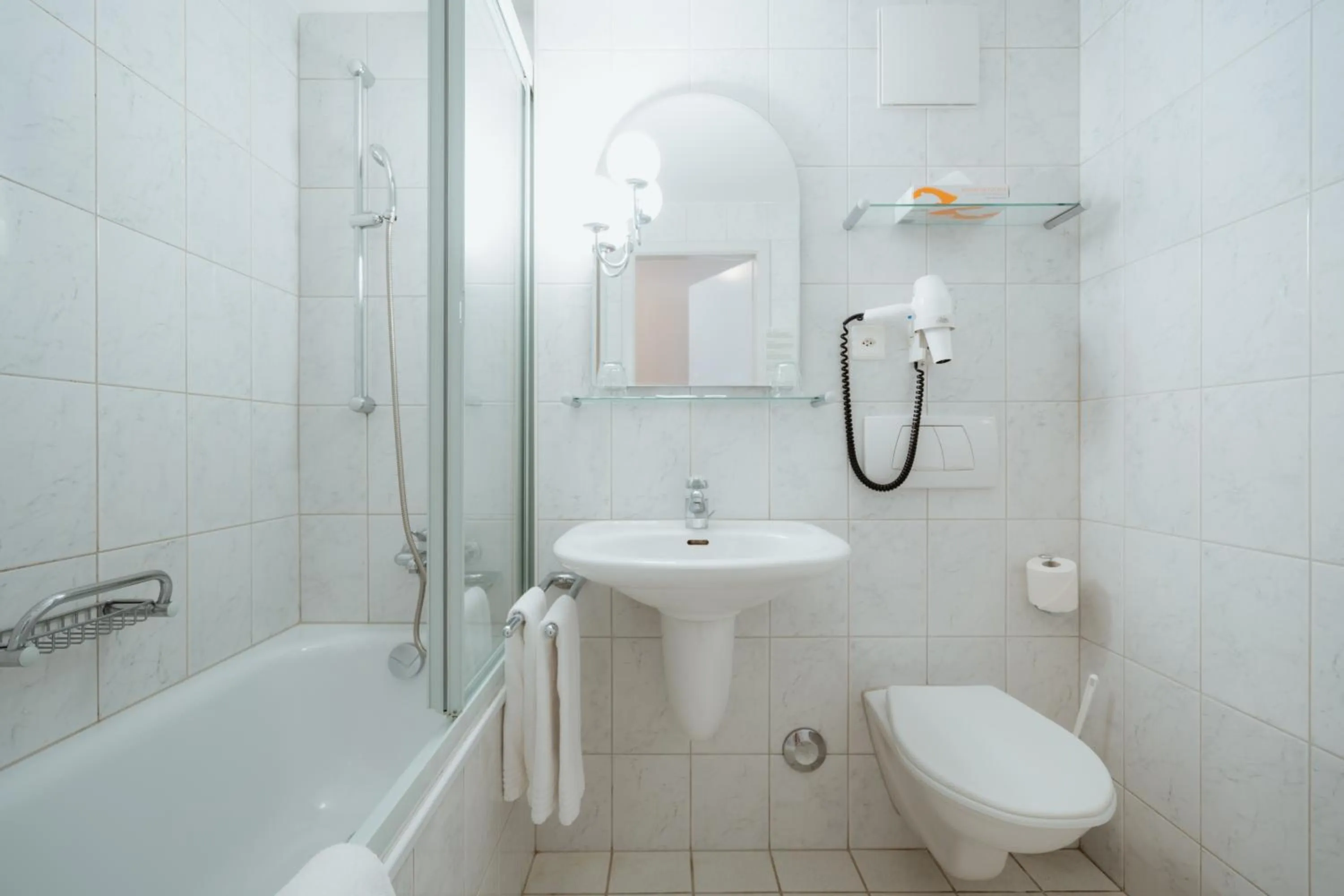 Shower in Parkhotel Schwert