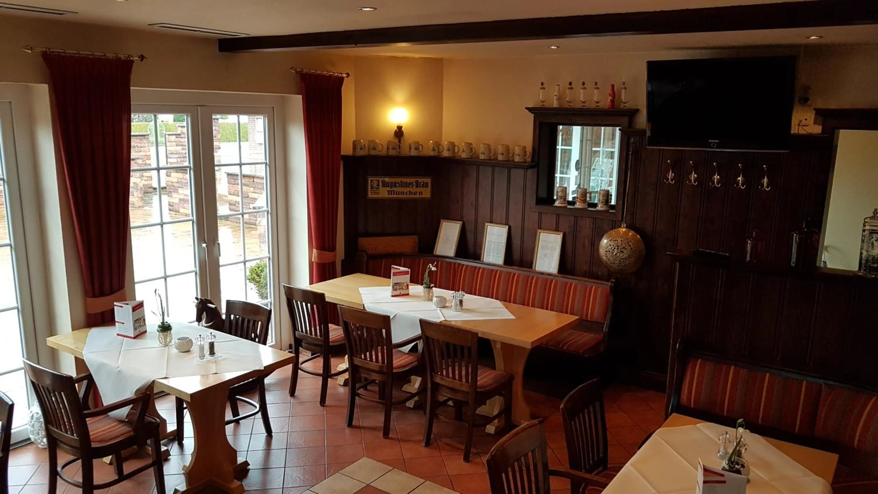 Restaurant/places to eat in Hotel Landhaus Feyen