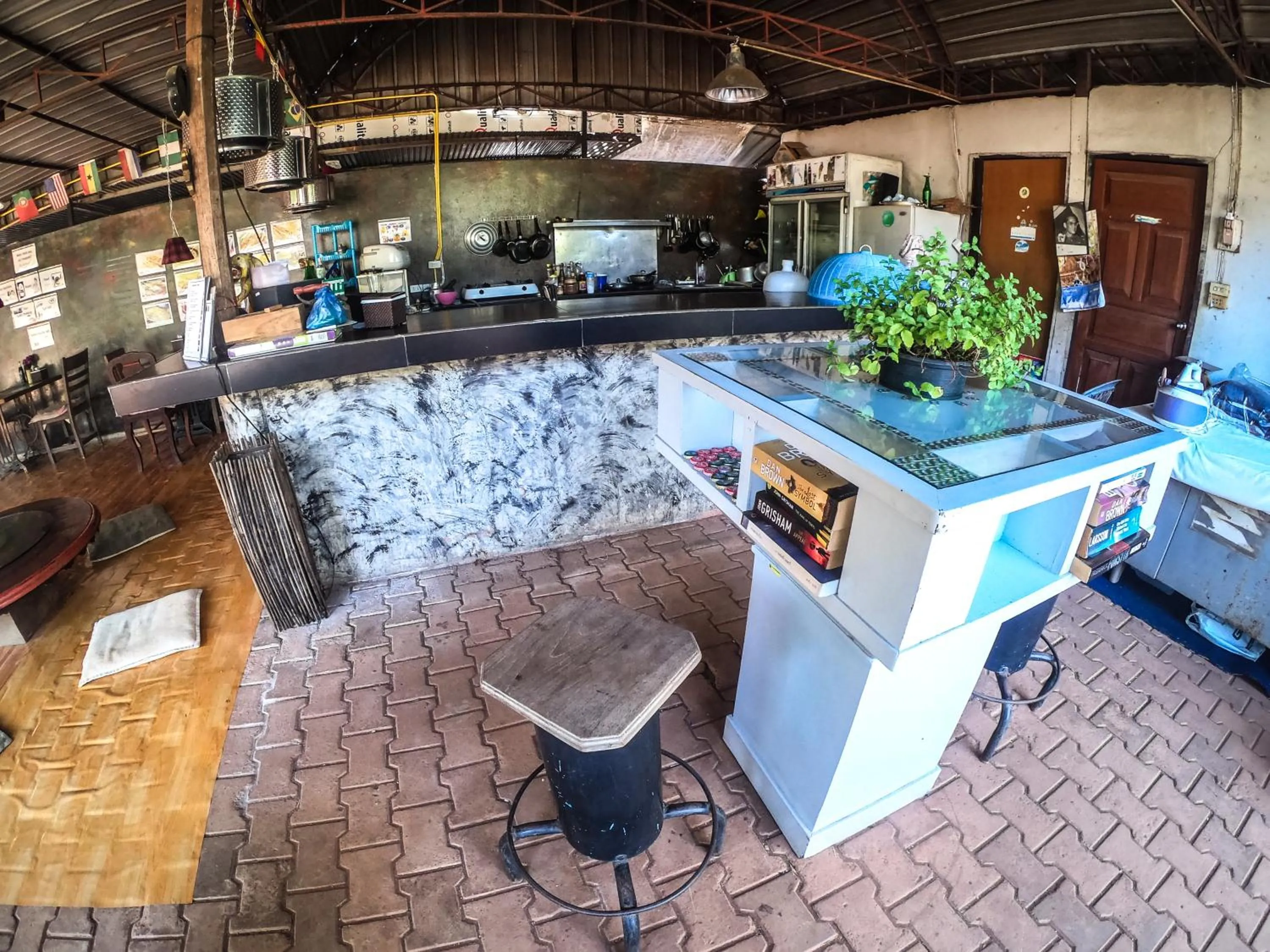 Lounge or bar in Crossroads house