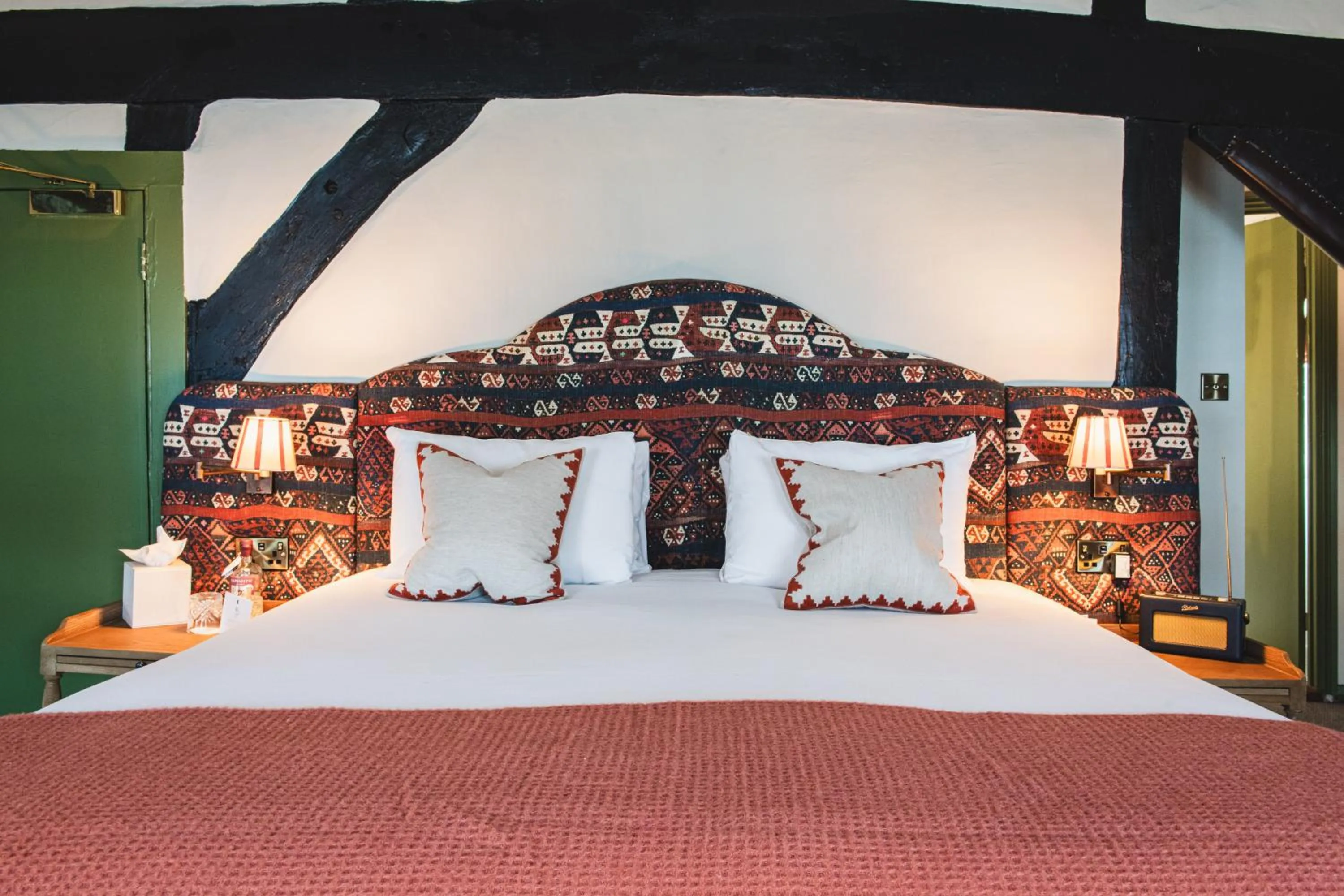 Bed in Bel and The Dragon-Odiham