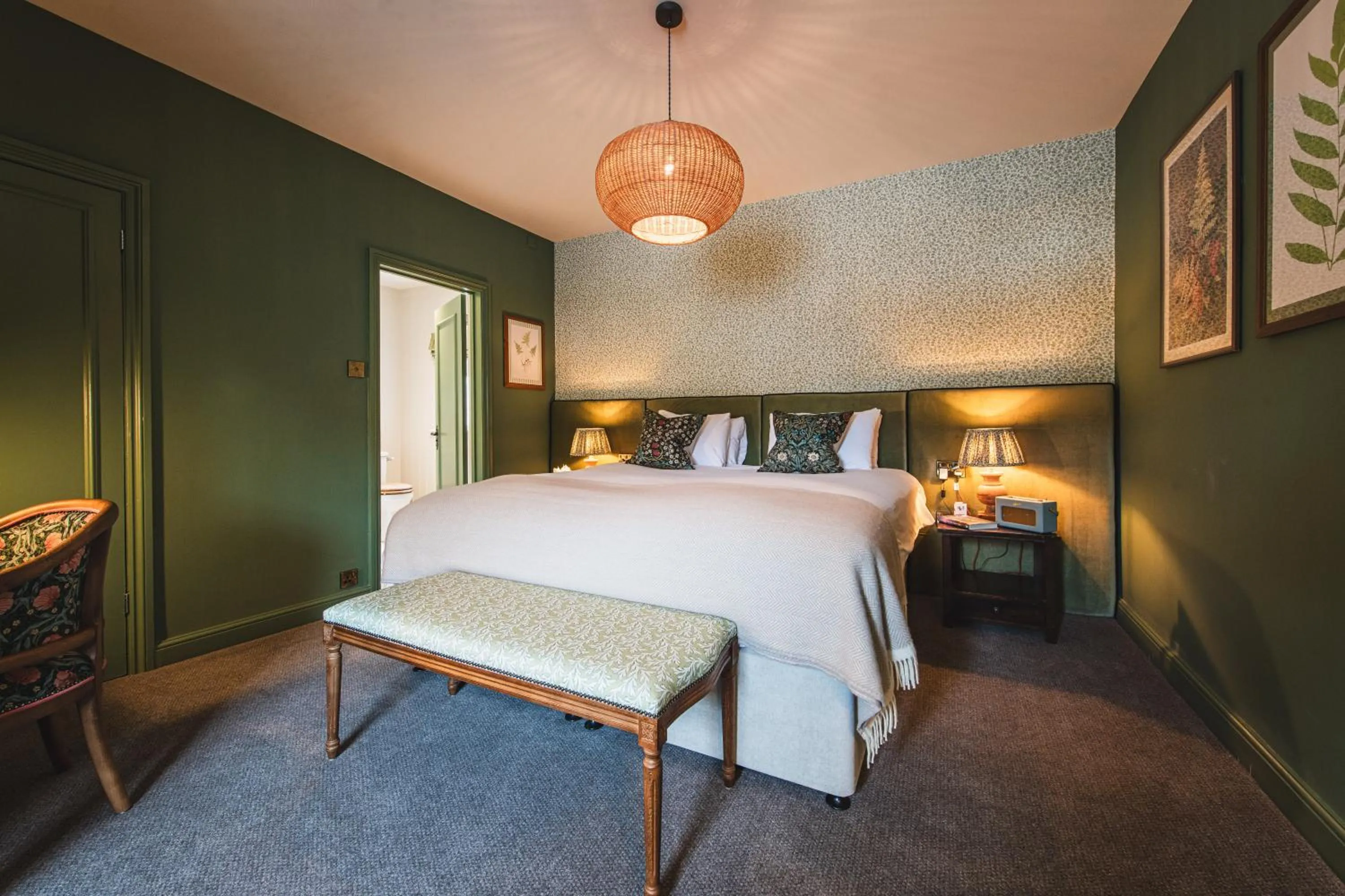 Bed in Bel and The Dragon-Odiham